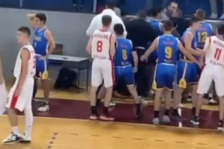 Σκηνές ντροπής σε μπασκετικό αγώνα U16 στη Σερβία - Προπονητές και παίκτες στη σύρραξη