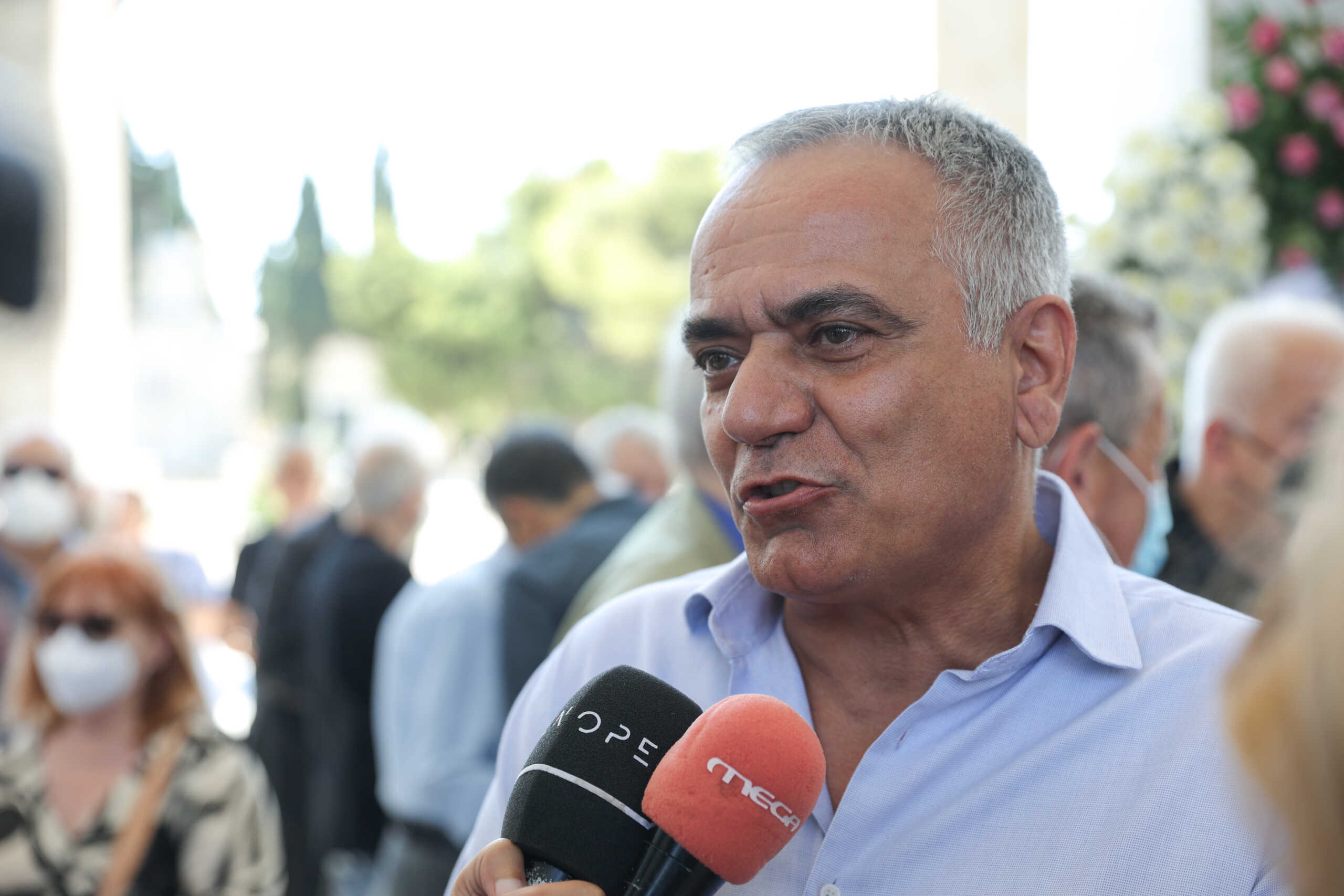 ΣΤΟ Α' ΝΕΚΡΟΤΑΦΕΙΟ Η ΠΟΛΙΤΙΚΗ ΚΗΔΕΙΑ ΤΟΥ ΗΛΙΑ ΝΙΚΟΛΑΚΟΠΟΥΛΟΥ (ΒΑΣΙΛΗΣ ΡΕΜΠΑΠΗΣ