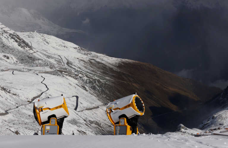 Τέσσερις νεκροί μετά από συντριβή μικρού αεροσκάφους σε χιονισμένο βουνό στην Αυστρία