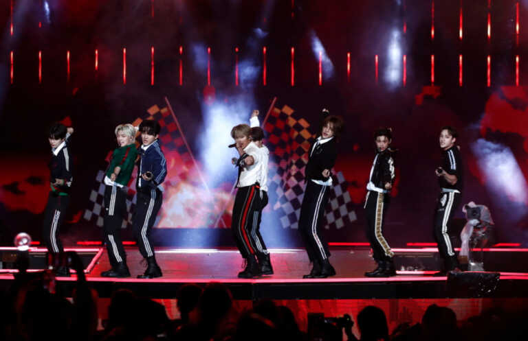 Οι σταρ της K-pop, Stray Kids, θα τραγουδήσουν στην τελετή απονομής των Βραβείων Billboard 2023