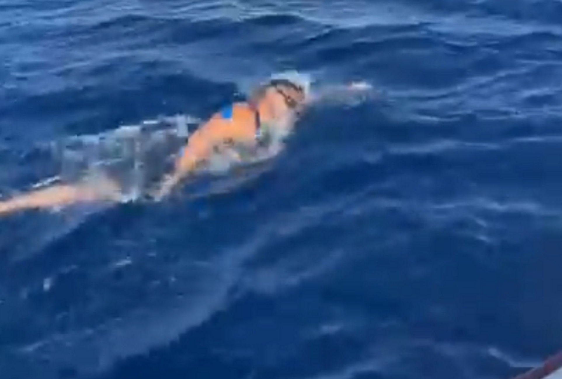 Κρήτη: Παραολυμπιονίκης κολύμπησε 250 μίλια από τη Σούδα στη Σητεία για ένα μεγάλο στόχο