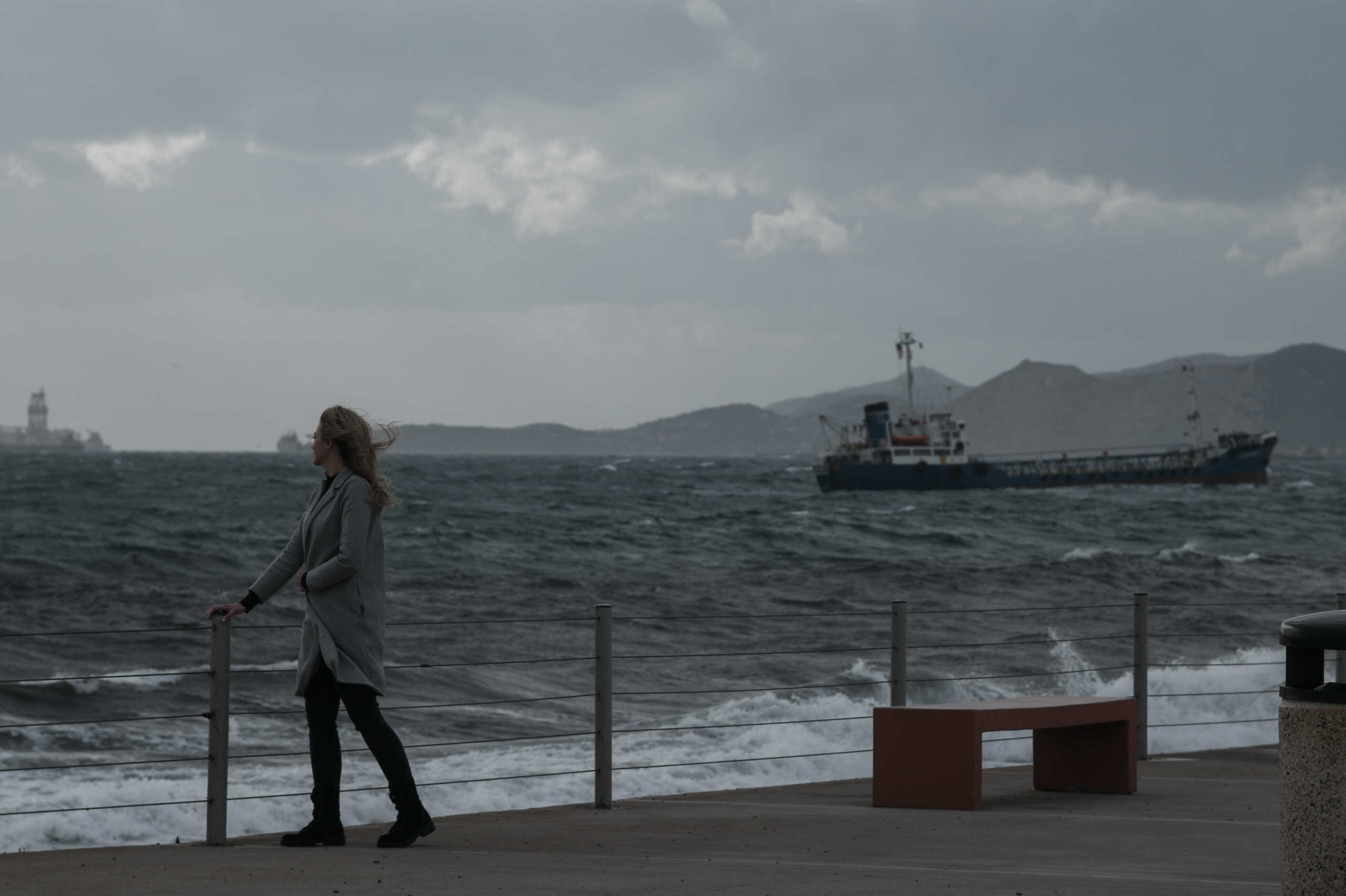 Προβλήματα στα λιμάνια από τους θυελλώδεις ανέμους – Ακύρωνονται δρομολόγια πλοίων