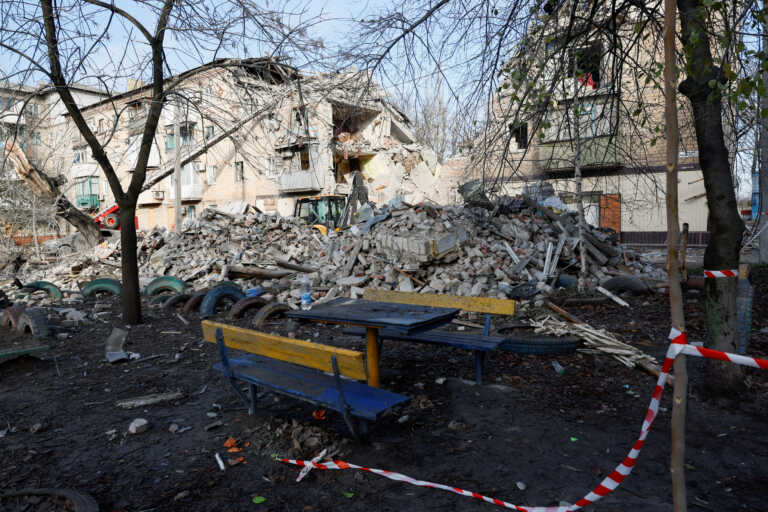 Δύο νεκροί και έξι τραυματίες από ρωσικούς πυραύλους σε Νόνετσκ και Χάρκοβο