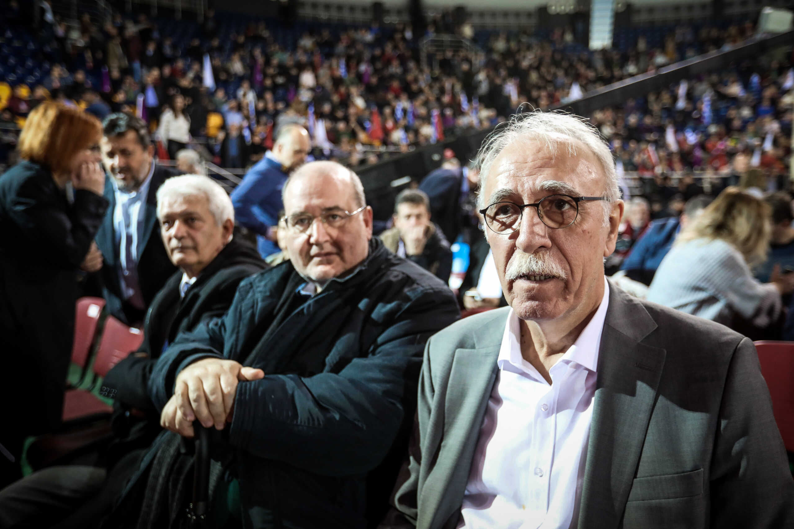 ΣΥΡΙΖΑ: «Αίσχος» φώναζε ο Φίλης στην ομιλία Κασσελάκη στην Κεντρική Επιτροπή – Αποχώρησε ο Δημήτρης Βίτσας