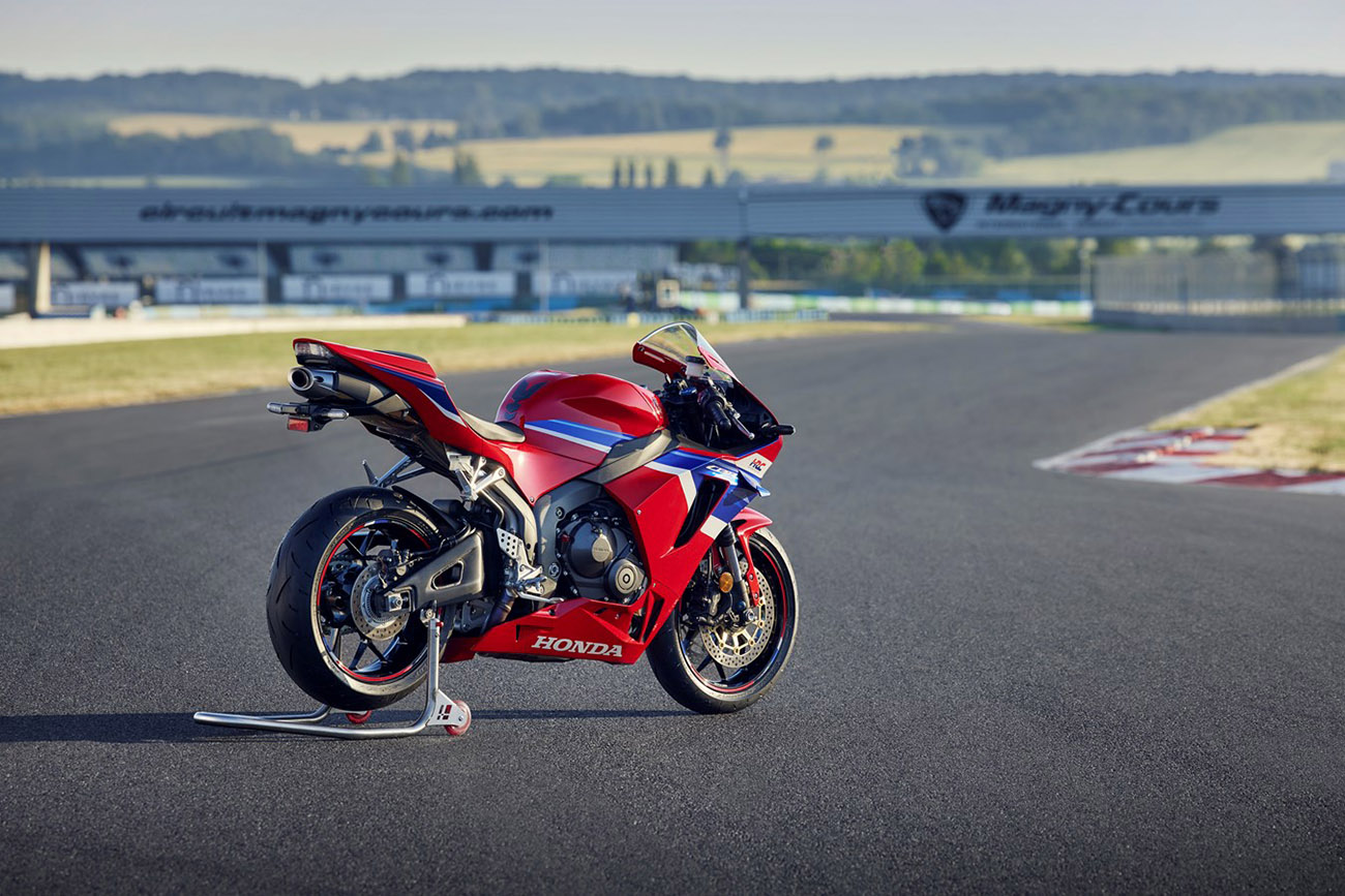 24YM CBR600RR: Το «κόσμημα» της Honda έτοιμο να ξεδιπλώσει τις δυνατότητές του στο δρόμο και την πίστα