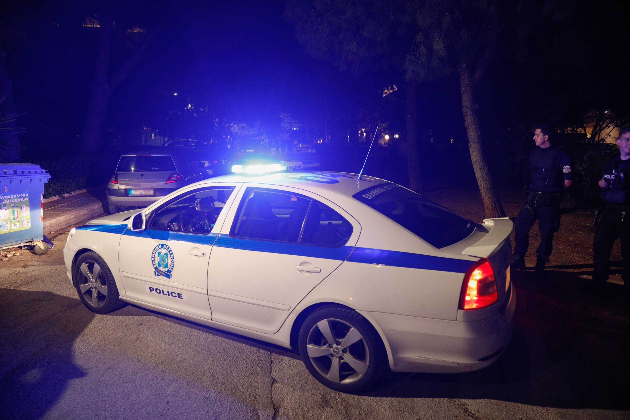 ΑΓΝΩΣΤΟΙ ΠΥΡΟΒΟΛΗΣΑΝ ΚΑΙ ΣΚΟΤΩΣΑΝ ΑΝΔΡΑ ΕΞΩ ΑΠΟ ΤΟ ΣΠΙΤΙ ΤΟΥ ΣΤΗ ΒΟΥΛΑ(EUROKINISSIΓΙΩΡΓΟΣ ΚΟΝΤΑΡΙΝΗΣ)