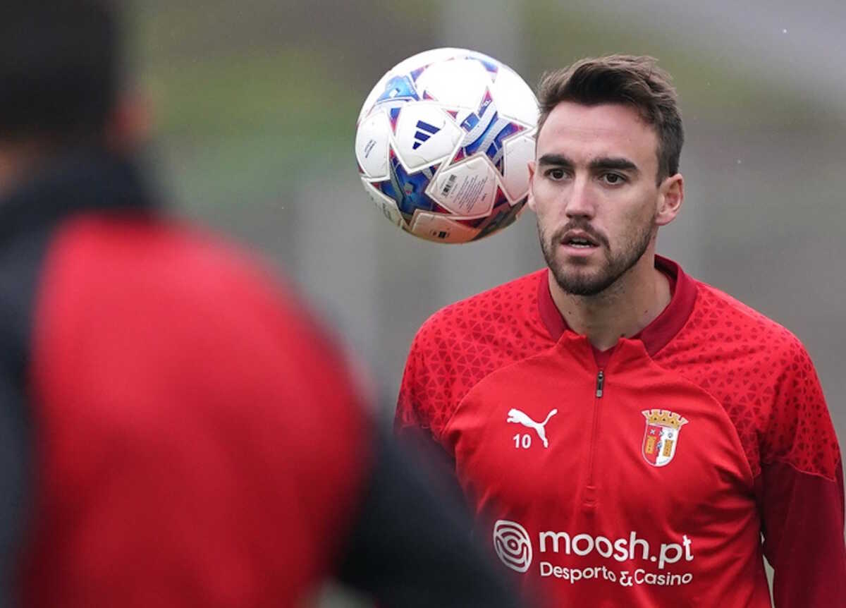 epa10999315 SC Braga player Andre Horta during a training session at the Municipal of Braga stadium in Braga, Portugal, 28 November 2023. SC Braga will play against Union Berlin in their UEFA Champions League match in Braga on 29 November 2023.  EPA