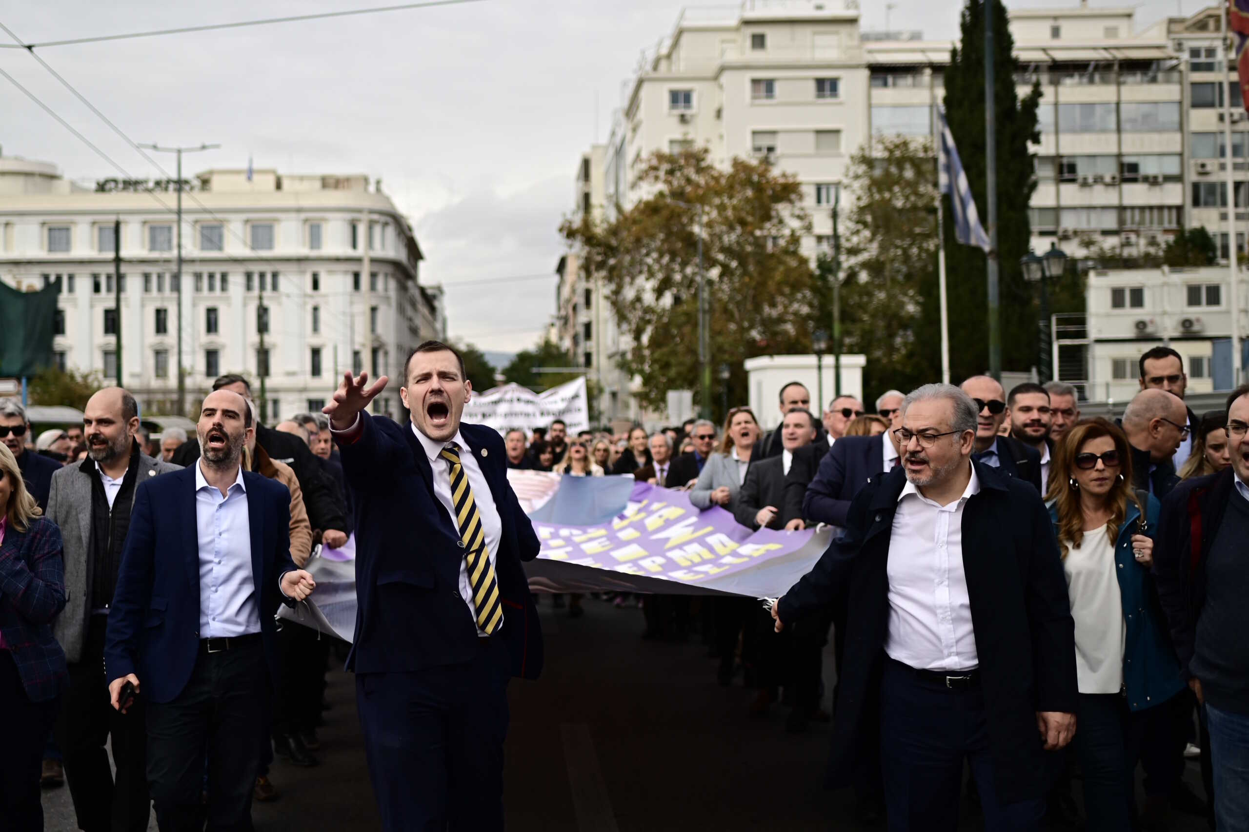 Κλειστό το κέντρο της Αθήνας λόγω πορείας ελεύθερων επαγγελματιών για το φορολογικό νομοσχέδιο