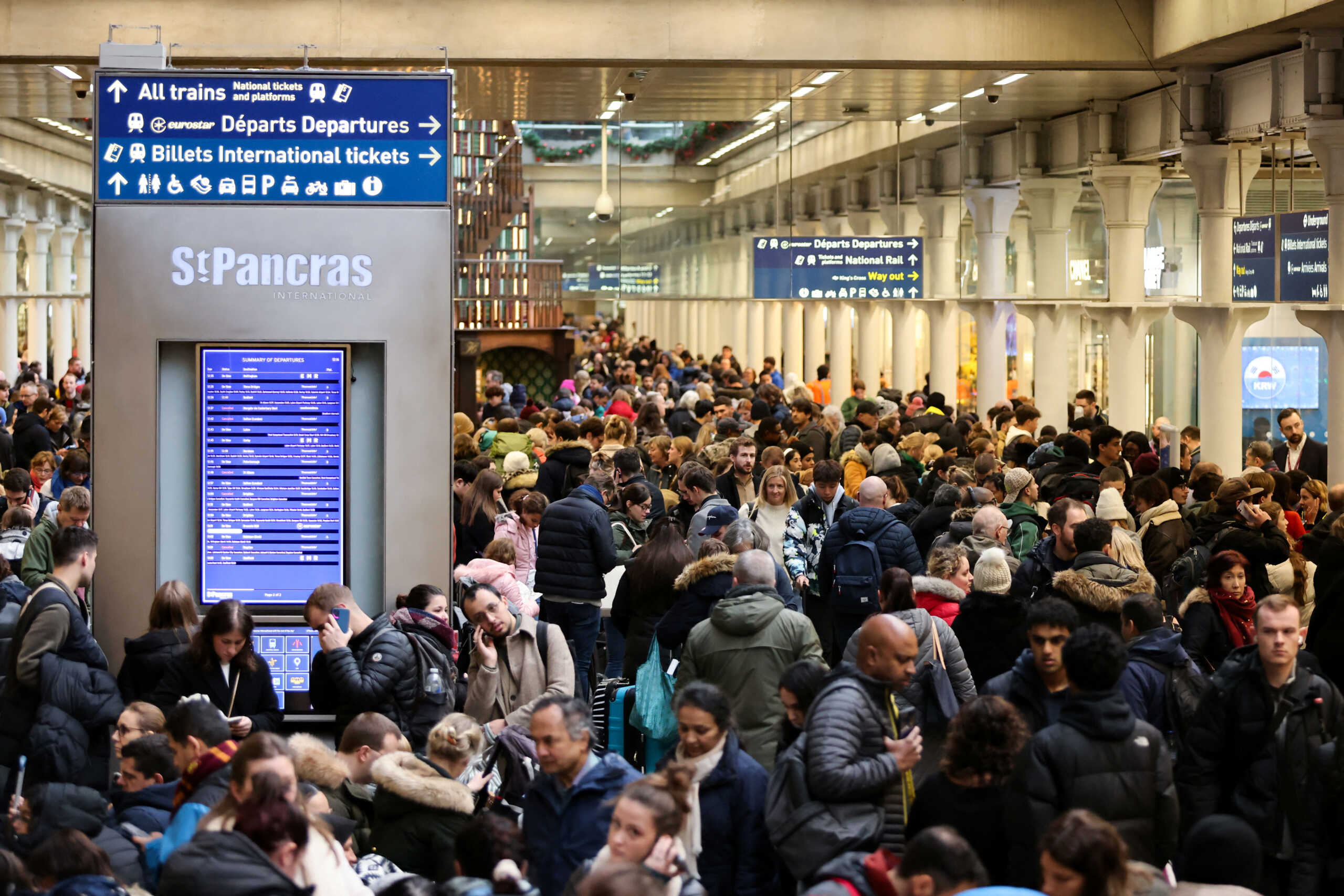 Eurostar: Πάνω από 30.000 επιβάτες εγκλωβίστηκαν σε Λονδίνο, Παρίσι, Βρυξέλλες και Άμστερνταμ