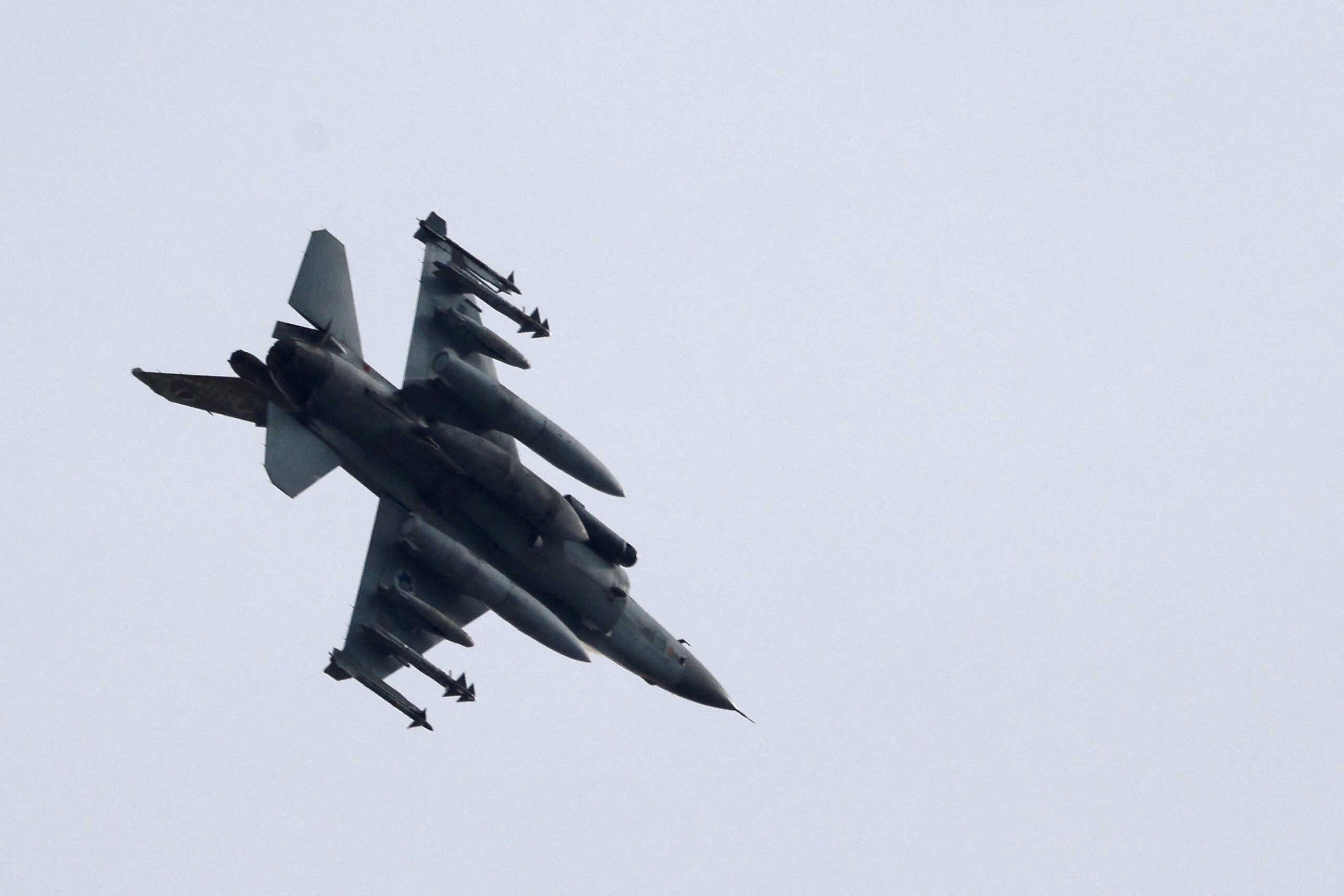 Συντριβή F-16 των ΗΠΑ σε ασκήσεις στη Νότια Κορέα – Εκτινάχθηκε με το κάθισμα ο πιλότος
