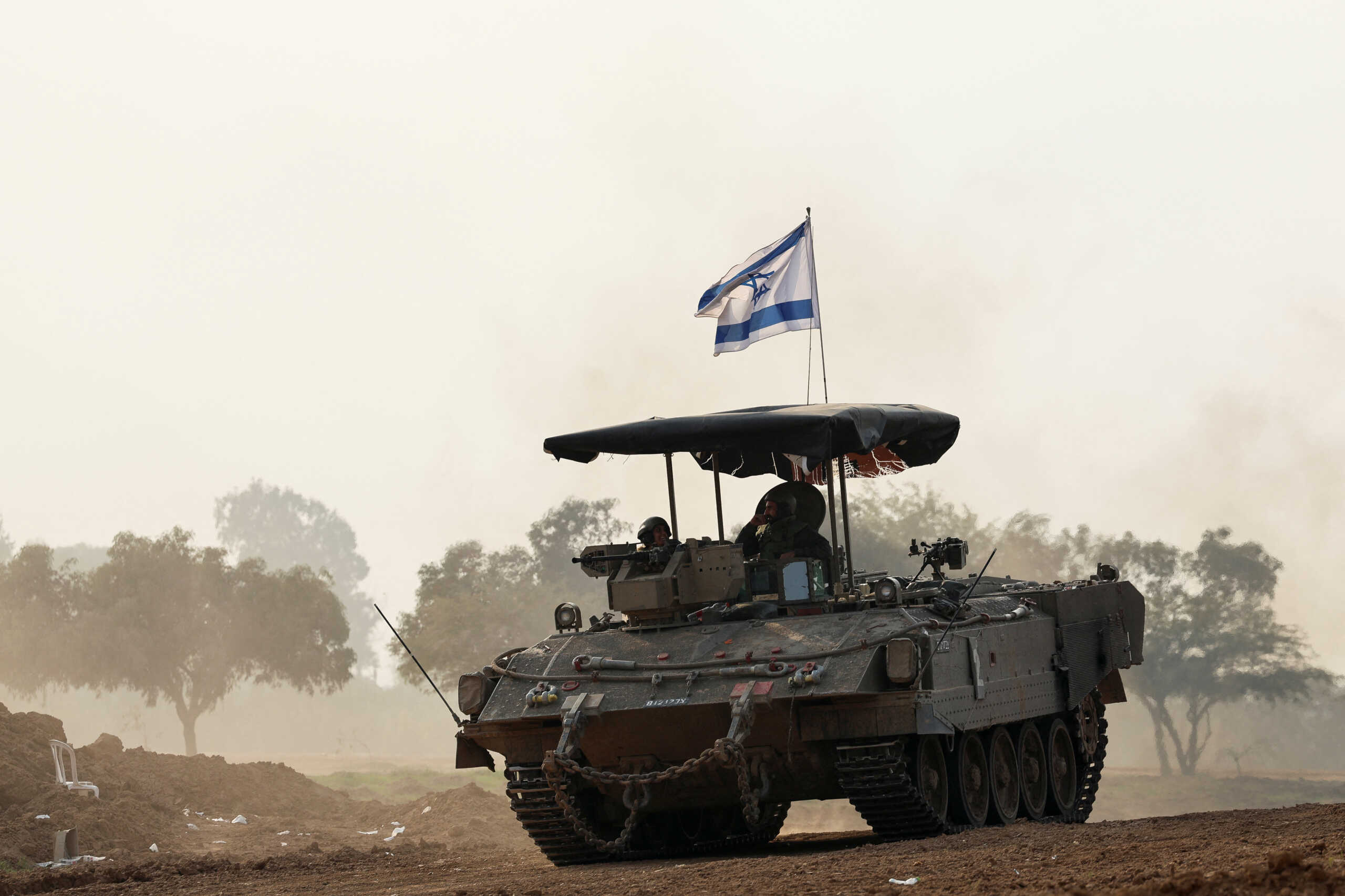 Άρματα μάχης του Ισραήλ προωθήθηκαν στη Λωρίδα της Γάζας – Νέοι βομβαρδισμοί της Χαν Γιούνις