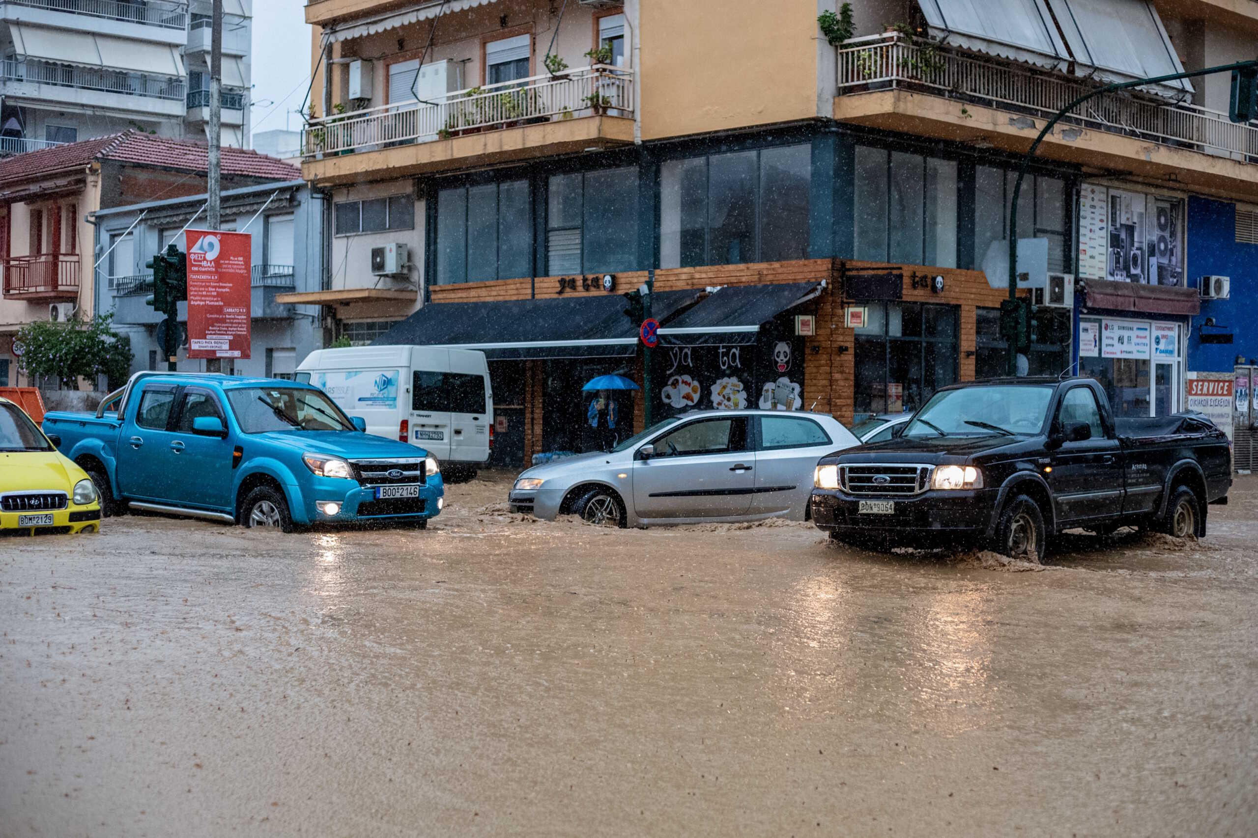 Καιρός σήμερα: Ραγδαία επιδείνωση με καταιγίδες τοπικά ισχυρές – Αναλυτική πρόγνωση