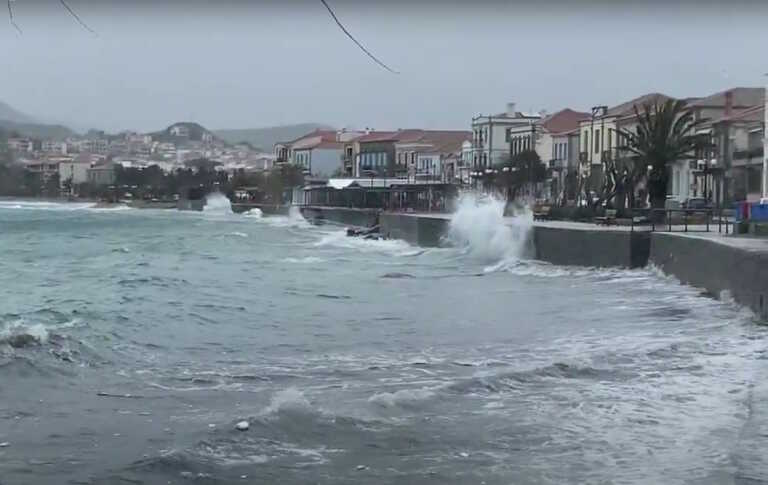 Βίντεο από ριπές ανέμων 10 μποφόρ να «μαστιγώνουν» τη Λήμνο - Διακοπές ρεύματος στο νησί