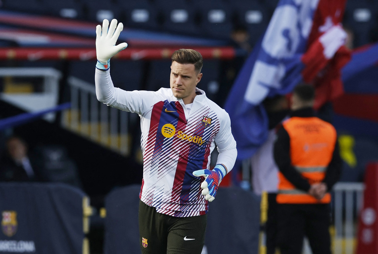 Soccer Football - LaLiga - FC Barcelona v Deportivo Alaves - Estadi Olimpic Lluis Companys, Barcelona, Spain - November 12, 2023 FC Barcelona's Marc-Andre ter Stegen during the warm up before the match REUTERS
