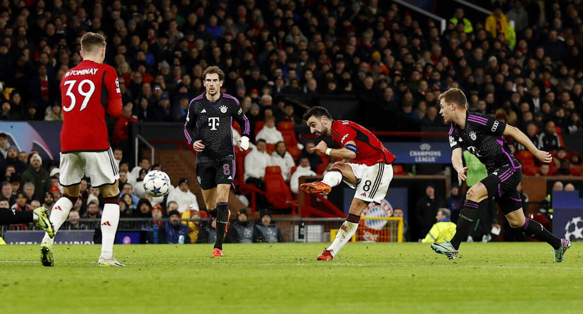 Soccer Football - Champions League - Group A - Manchester United v Bayern Munich - Old Trafford, Manchester, Britain - December 12, 2023 Manchester United's Bruno Fernandes shoots at goal Action Images via Reuters