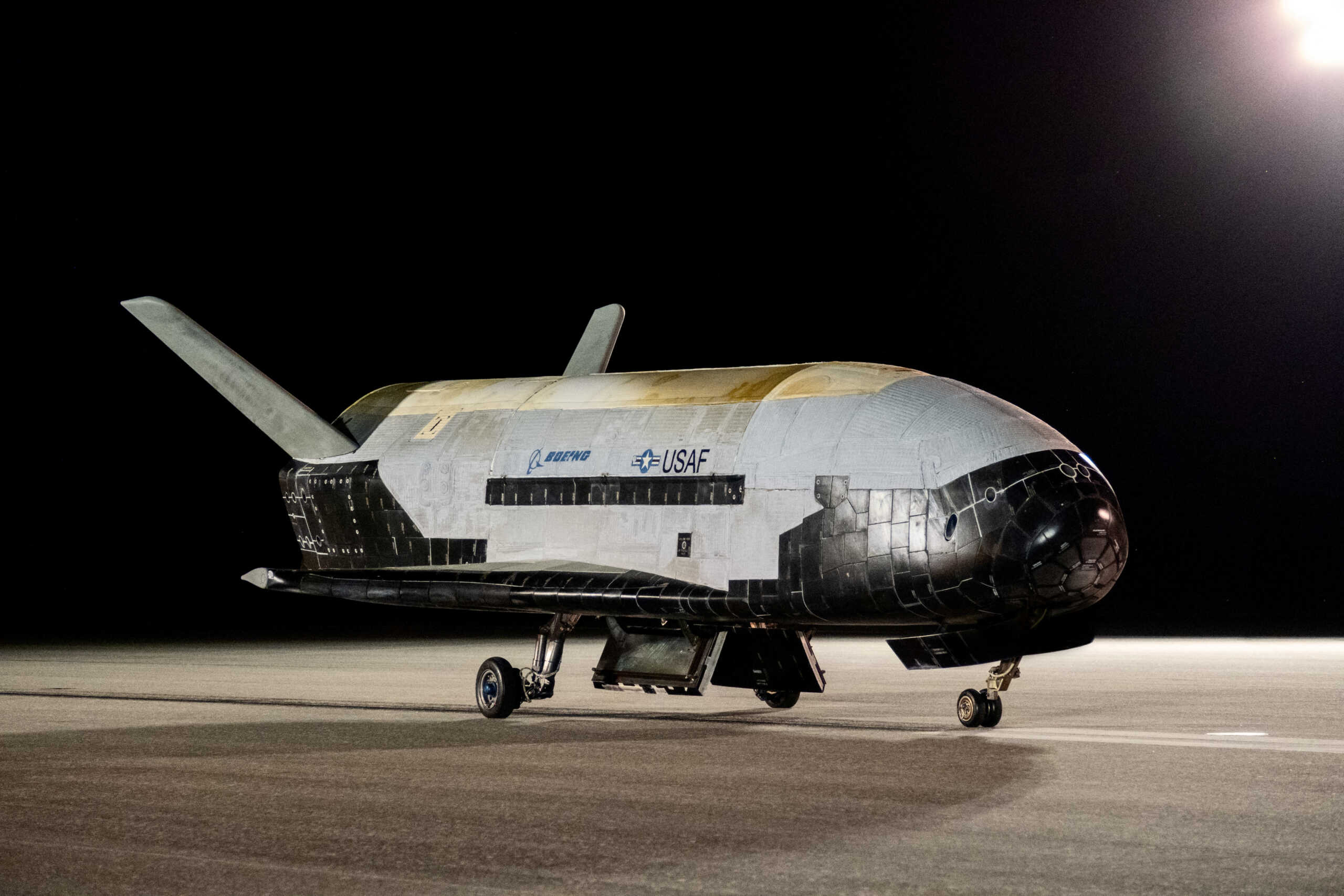 Αναβλήθηκε για τη Δευτέρα η εκτόξευση του στρατιωτικού διαστημόπλοιου X-37B
