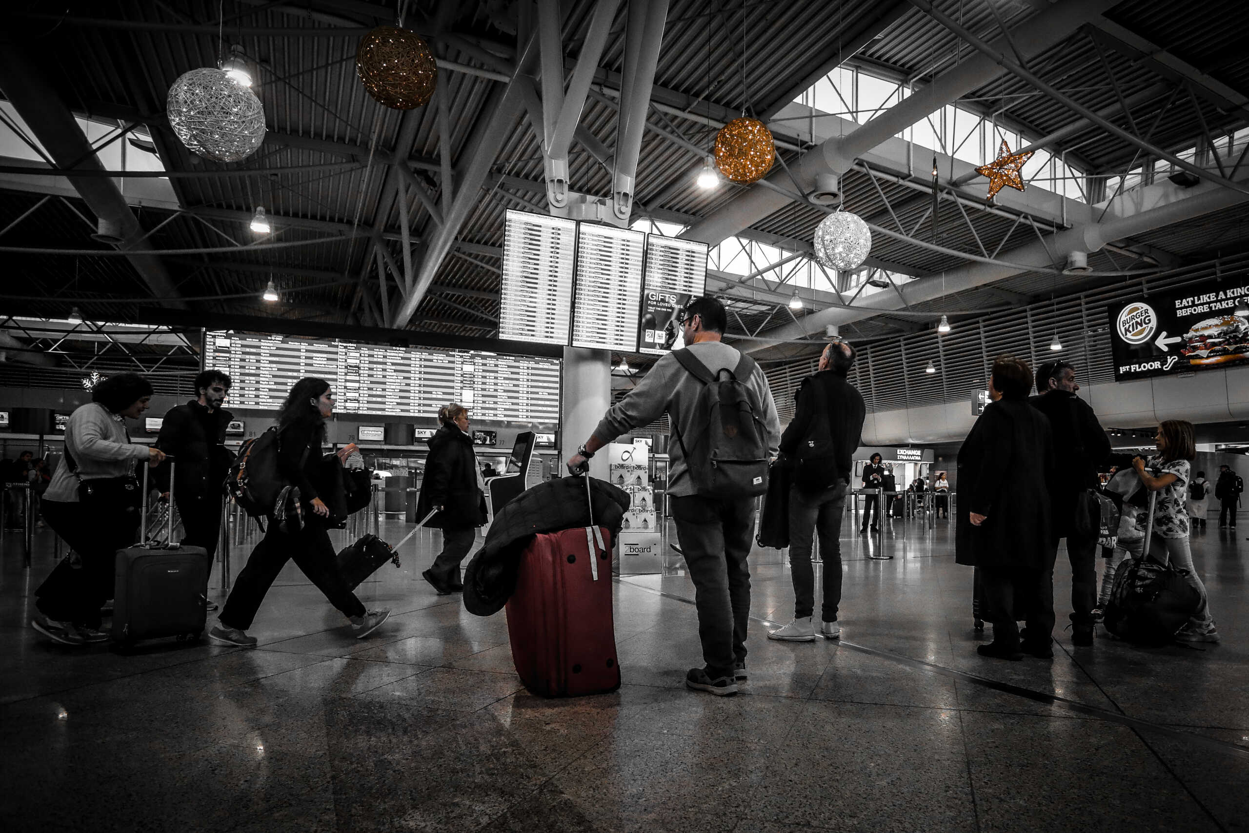 Έσπασε τα κοντέρ η επιβατική κίνηση στα αεροδρόμια στο 11μηνο – Ρεκόρ όλων των εποχών