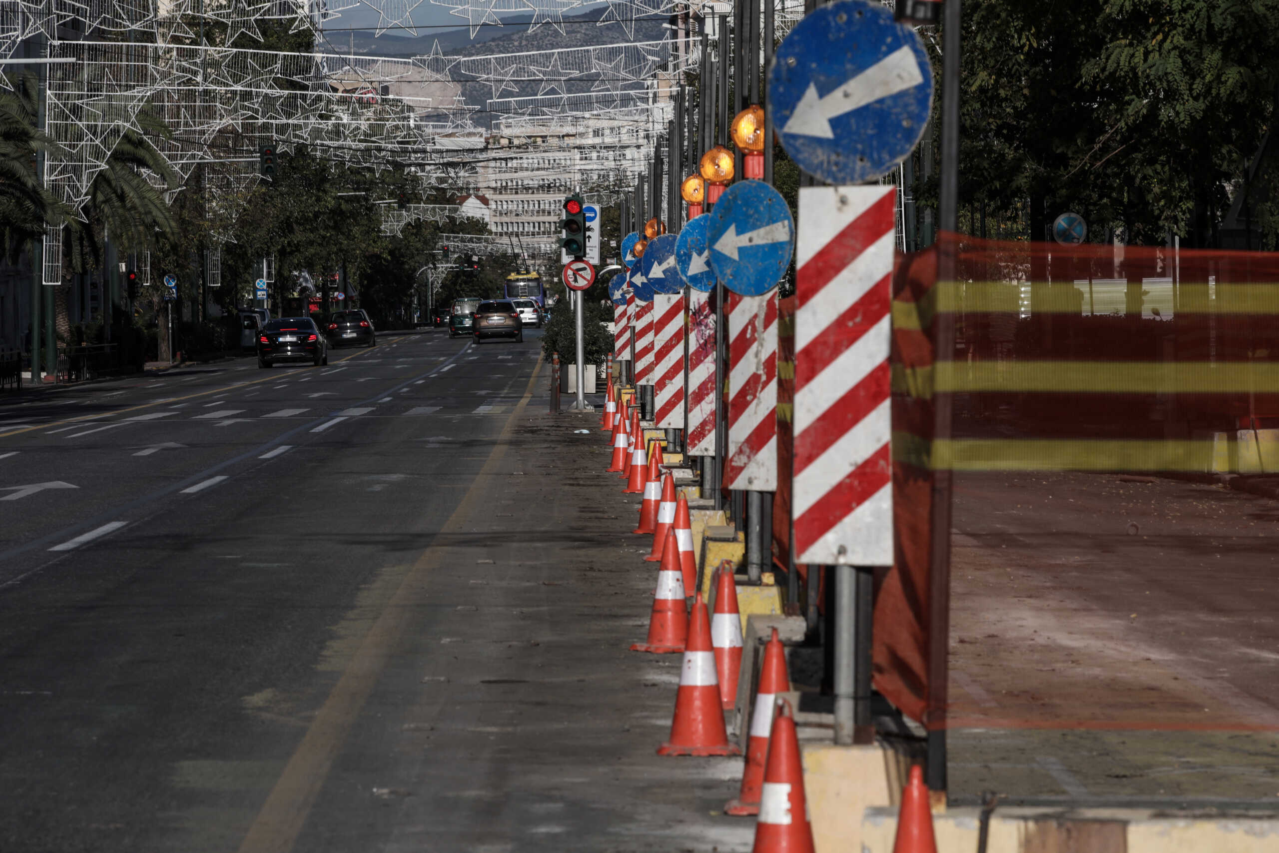 Ξεκίνησαν τα έργα ανάπλασης της Πανεπιστημίου την Κυριακή 28 Νοεμβρίου 2021.
(ΓΙΑΝΝΗΣ ΠΑΝΑΓΟΠΟΥΛΟΣ