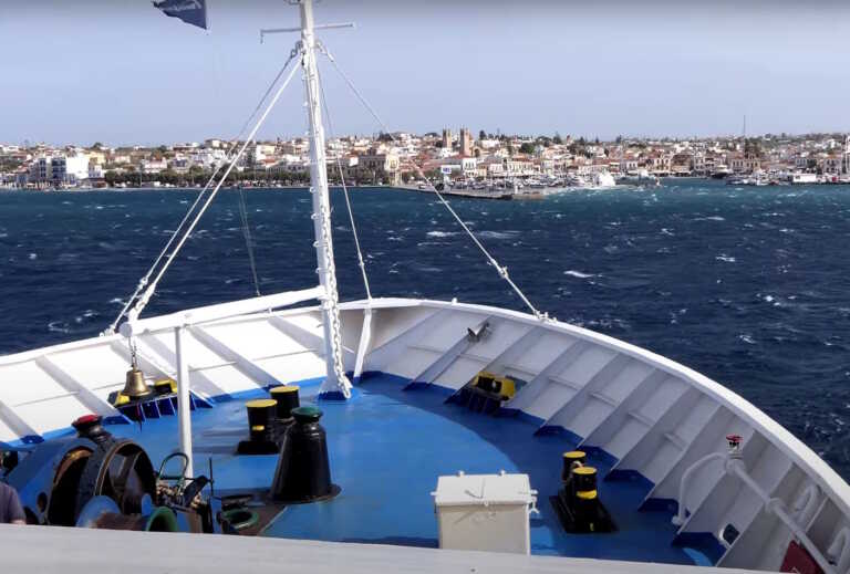 Βίντεο από τη μανούβρα του καπετάνιου του πλοίου «Apollon Hellas» κόντρα στους θυελλώδεις ανέμους στην Αίγινα