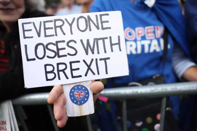 Μετάνιωσαν οι Βρετανοί για το Brexit - «Ήταν λάθος», απάντησε το 49% των πολιτών σε δημοσκόπηση