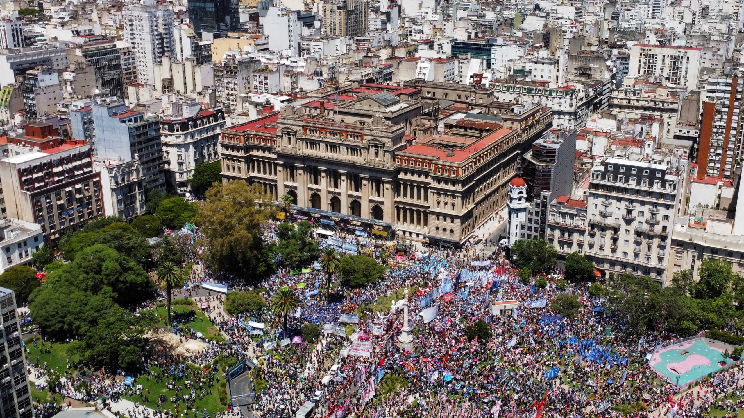 Members of the Argentine Workers' General Confederation and social organizations attend a protest against new Argentine President Javier Milei's economic reforms, outside the Justice Palace in Buenos Aires, Argentina December 27, 2023.  REUTERS