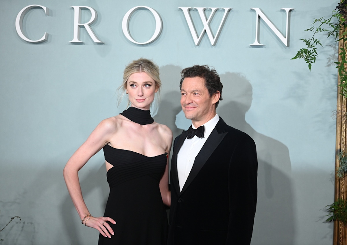 epa10294624 Australian actor and cast-member Elizabeth Debicki (L) and British actor Dominic West (R) attend the world premiere of 'The Crown' season 5 in London, Britain, 08 November 2022. The television series will be released for streaming on Netflix from 09 November 2022 on.  EPA