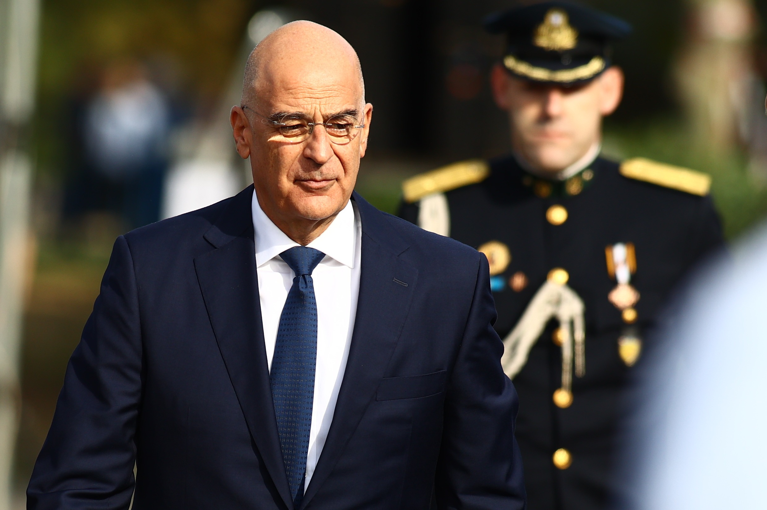 Στην Σύμη ο Νίκος Δένδιας για τα Χριστούγεννα – Το «μήνυμα» για Καστελλόριζο και ΑΟΖ