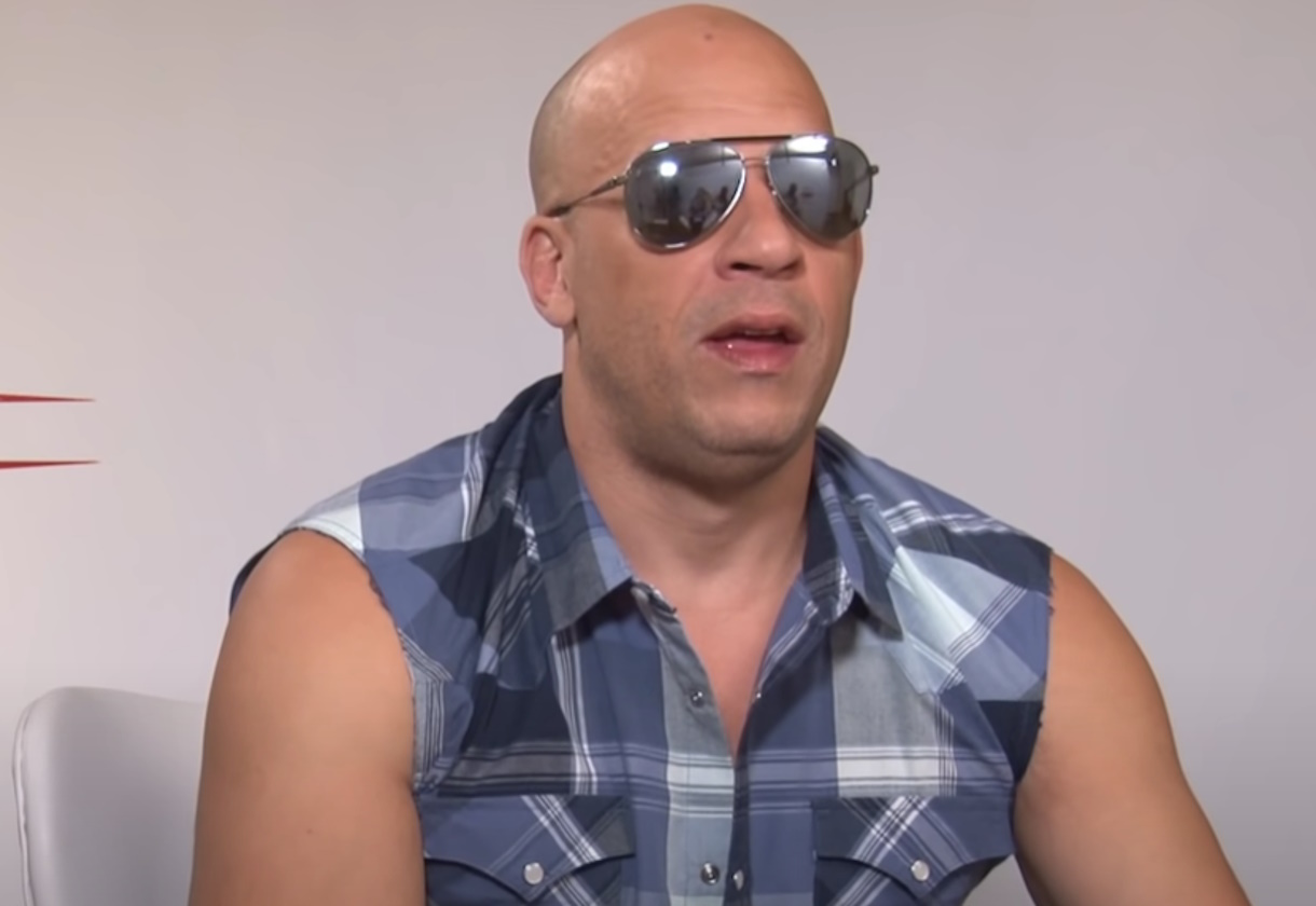 Ο Βιν Ντίζελ φλερτάρει Βραζιλιάνα Youtuber και γονατίζει μπροστά της