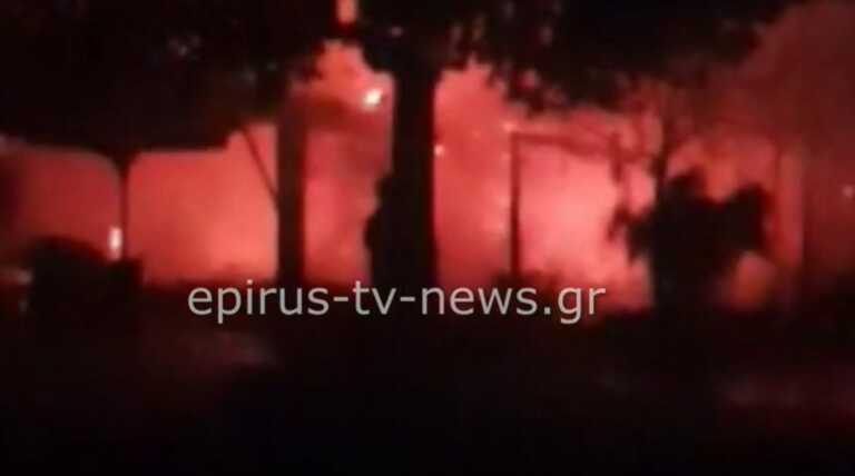 Η στιγμή που φωτιά καταστρέφει ολοσχερώς εστιατόριο στην Άρτα - Βίντεο που κόβουν την ανάσα