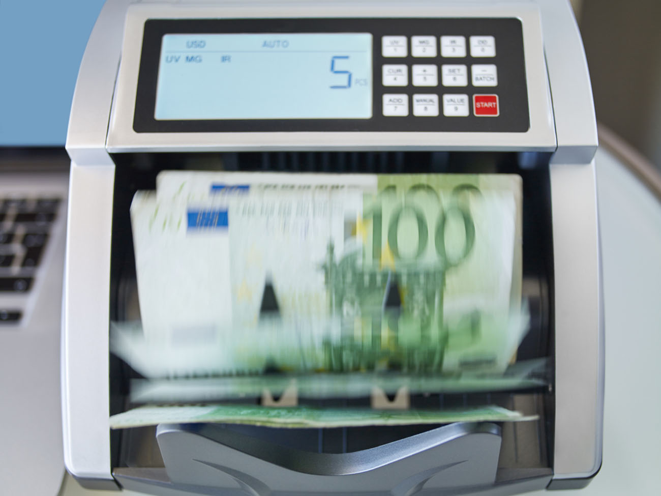 FT: Απροσδόκητα κέρδη 100 δισ. ευρώ για τις ευρωπαϊκές τράπεζες από την αύξηση των επιτοκίων