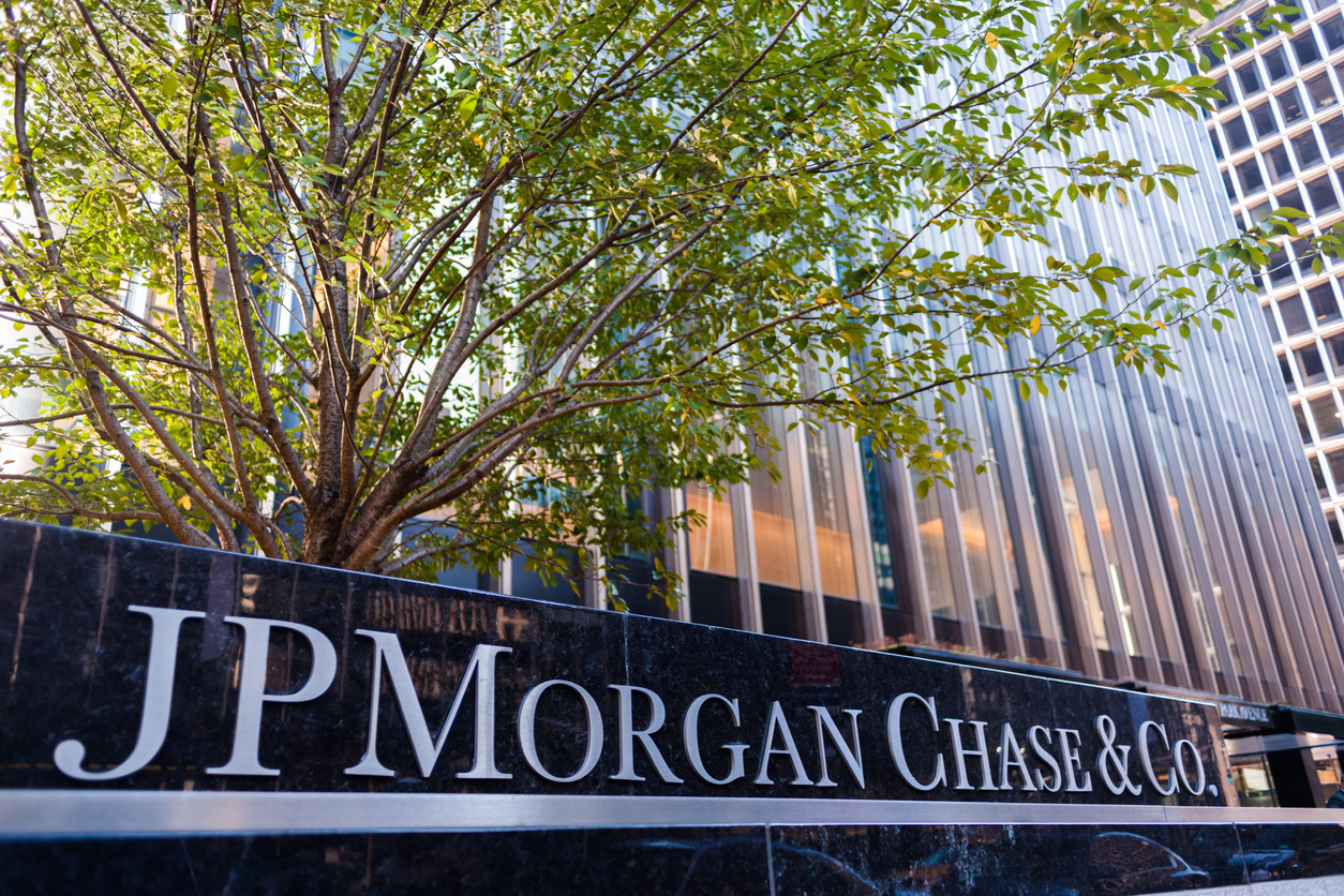 JP Morgan: Νέες τιμές – στόχοι για τις συστημικές τράπεζες της Ελλάδας – Σύσταση «overweight»