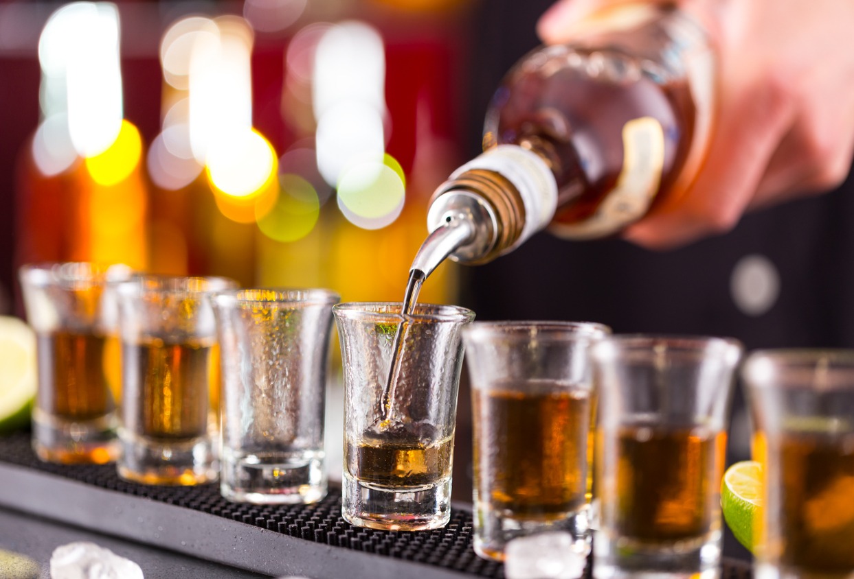 Νίκος Θωμαΐδης: «Καμπανάκι για τα ποτά μπόμπες – Ποια νοθεύονται πιο εύκολα»