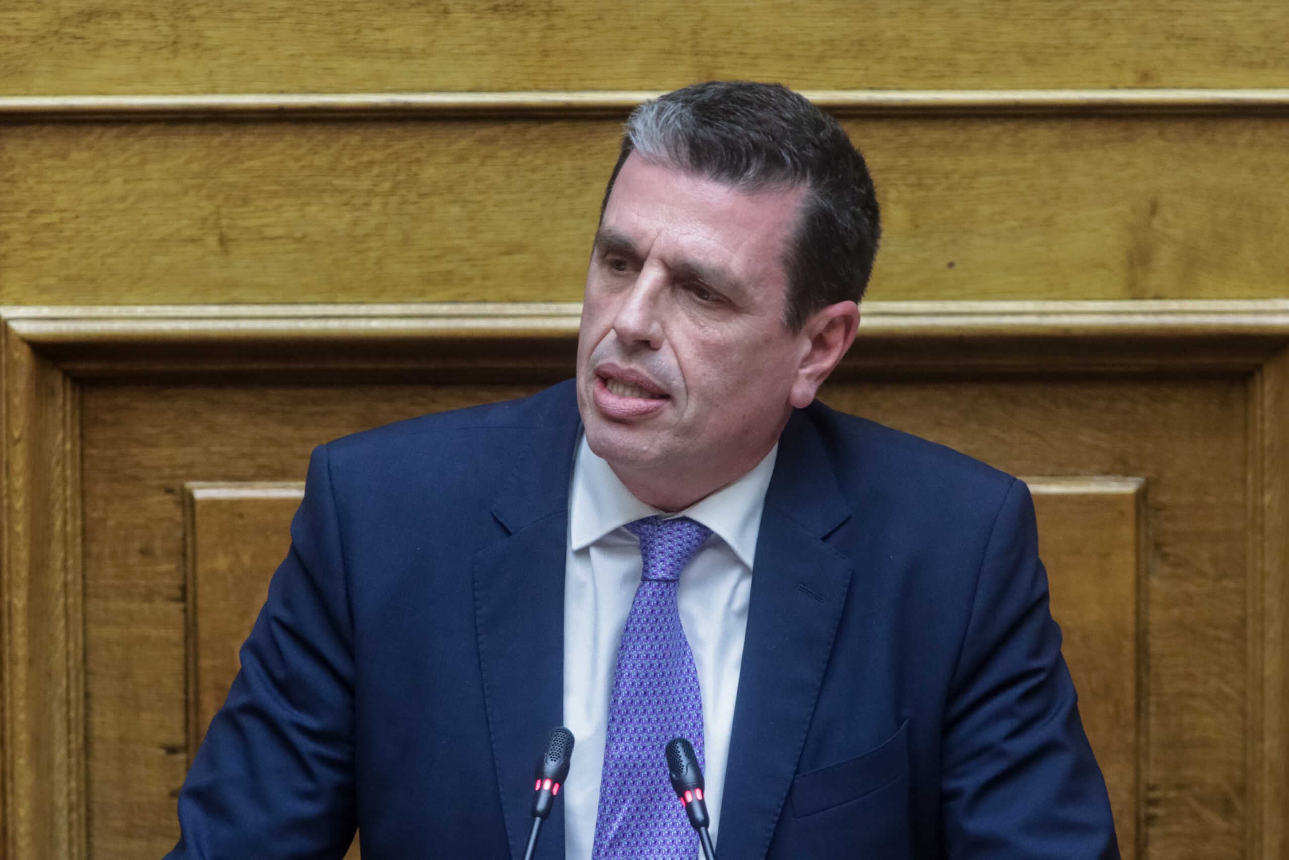 Καιρίδης: Δεν νομιμοποιούνται οι παράνομοι μετανάστες, αλλά απλώς τους δίνεται δικαίωμα στη νόμιμη εργασία