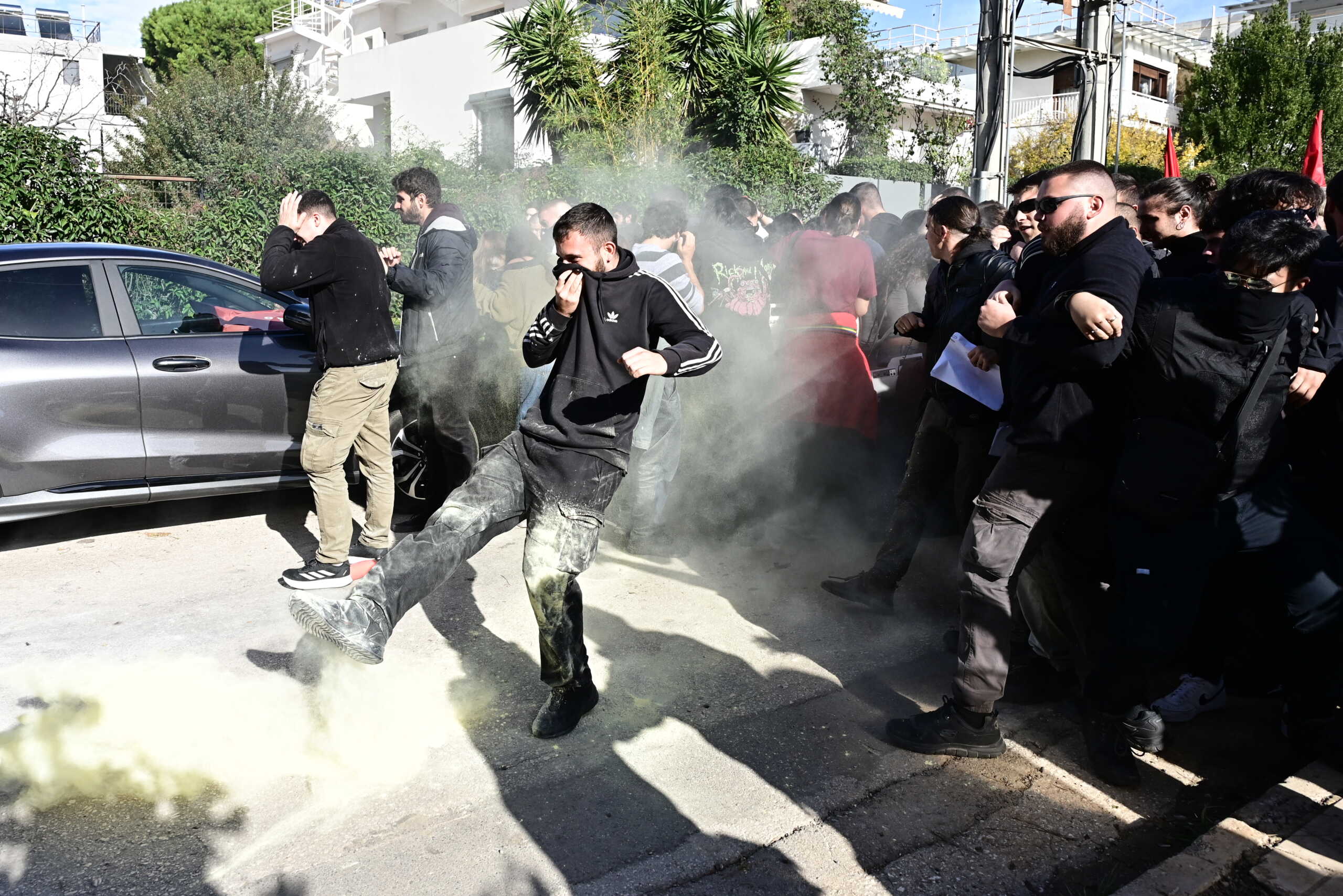 Συγκέντρωση διαμαρτυρίας από φοιτητικούς συλλόγους, πρωτοβουλίες και συλλογικότητες στις εργασίες της 104ης Συνόδου Πρυτάνεων των Ελληνικών Πανεπιστημίων, που πραγματοποιήθηκε, υπό την Προεδρία του Οικονομικού Πανεπιστημίου Αθηνών, σε ξενοδοχείο στο Καβούρι, όπου ο Υπουργός Παιδείας επρόκειτο να παρουσιάσει το σχέδιο για την ίδρυση ιδιωτικών πανεπιστημίων, Παρασκευή 15 Δεκεμβρίου 2023.  
(ΜΙΧΑΛΗΣ ΚΑΡΑΓΙΑΝΝΗΣ