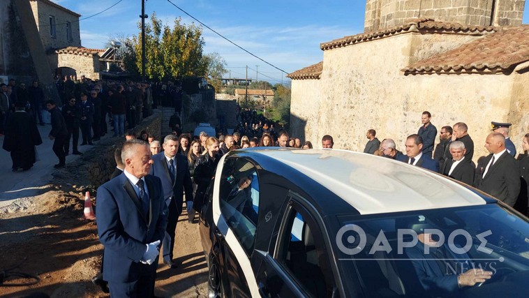 Μεσσηνία: Ραγίζουν καρδιές στην κηδεία του ήρωα επισμηναγού Επαμεινώνδα Κωστέα