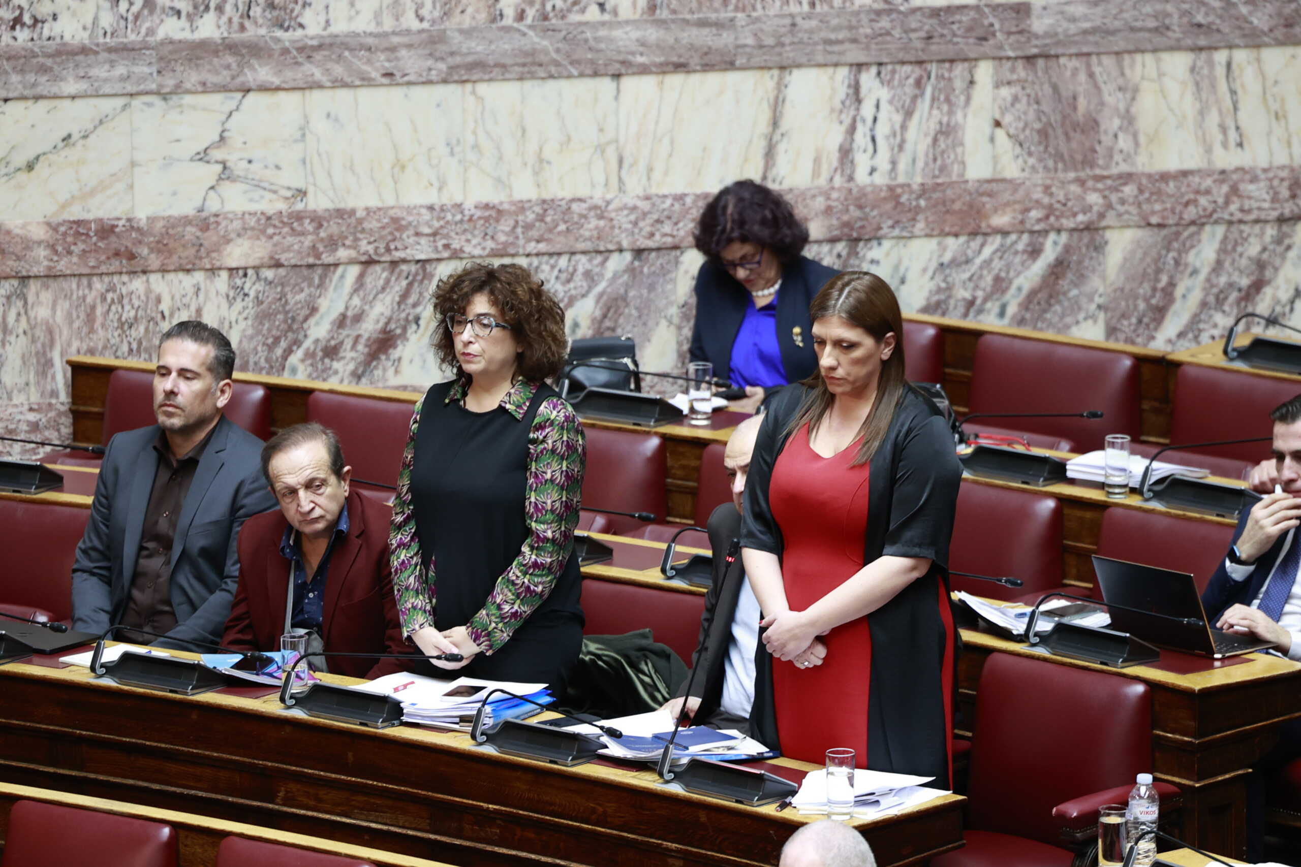 Βουλή: Αλαλούμ με την ενός λεπτού σιγή στη μνήμη του Αλέξανδρου Γρηγορόπουλου που ζήτησε η Ζωή Κωνσταντοπούλου