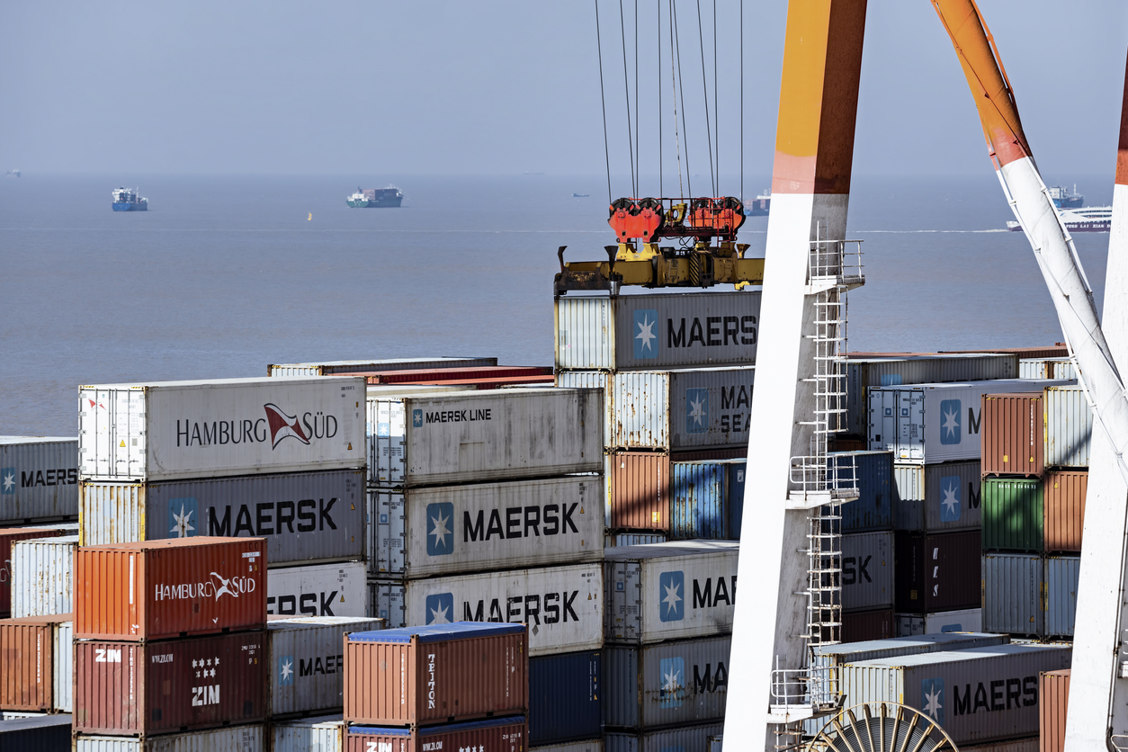 Δανία: Η Maersk προγραμματίζει τον διάπλου δεκάδων πλοίων μέσω της Διώρυγας του Σουέζ