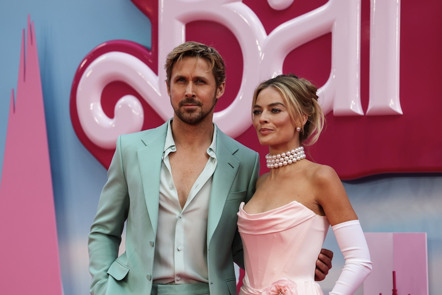 Margot Robbie και Ryan Gosling θα είναι οι γονείς του George Clooney στη νέα ταινία Ocean
