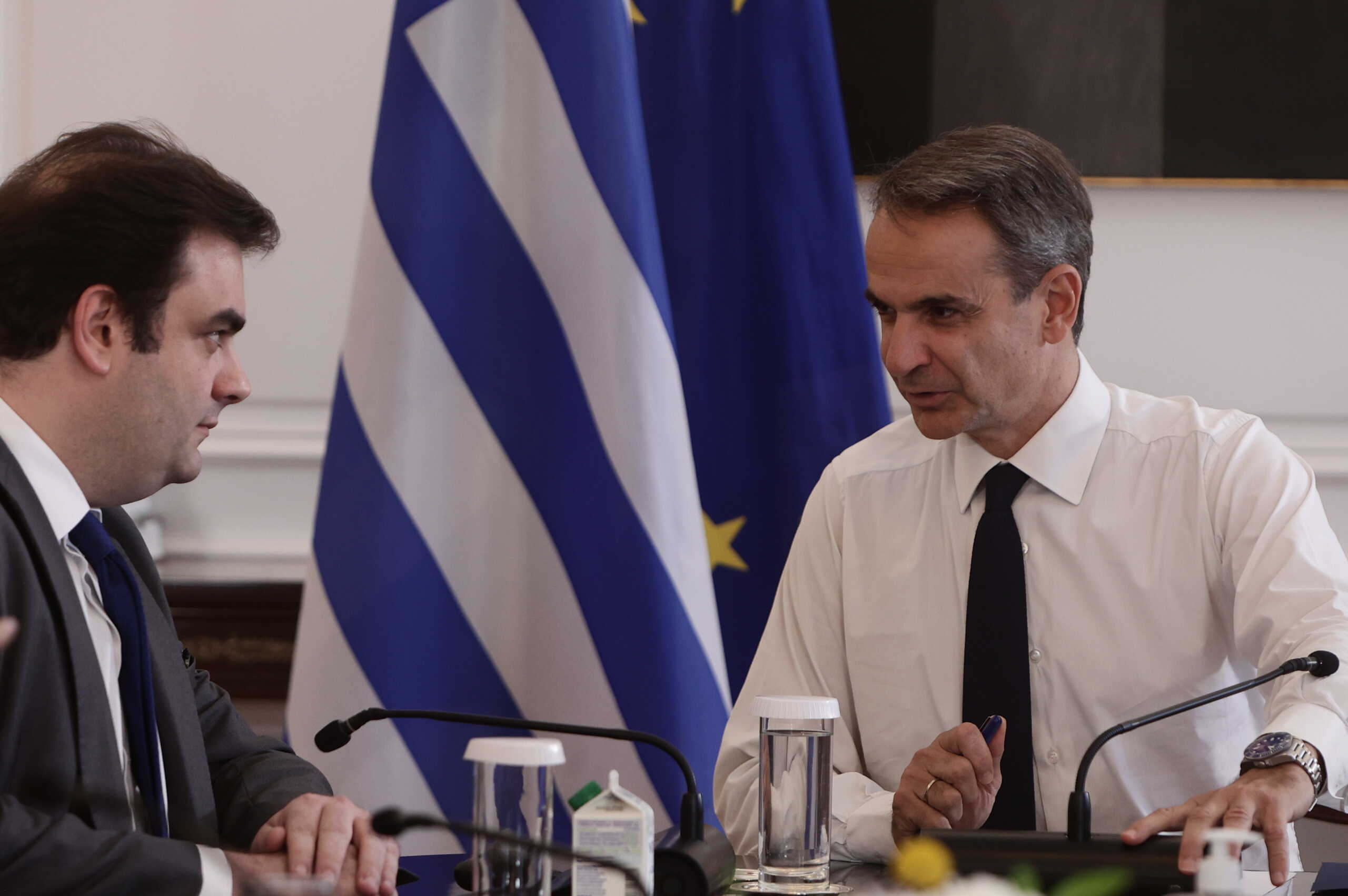 Συνάντηση του Πρωθυπουργού Κυριάκου Μητσοτάκη με τον υπουργό Παιδείας Κυριάκο Πιερρακάκη, Πέμπτη 27 Ιουλίου 2023. 
(ΒΑΣΙΛΗΣ ΡΕΜΠΑΠΗΣ