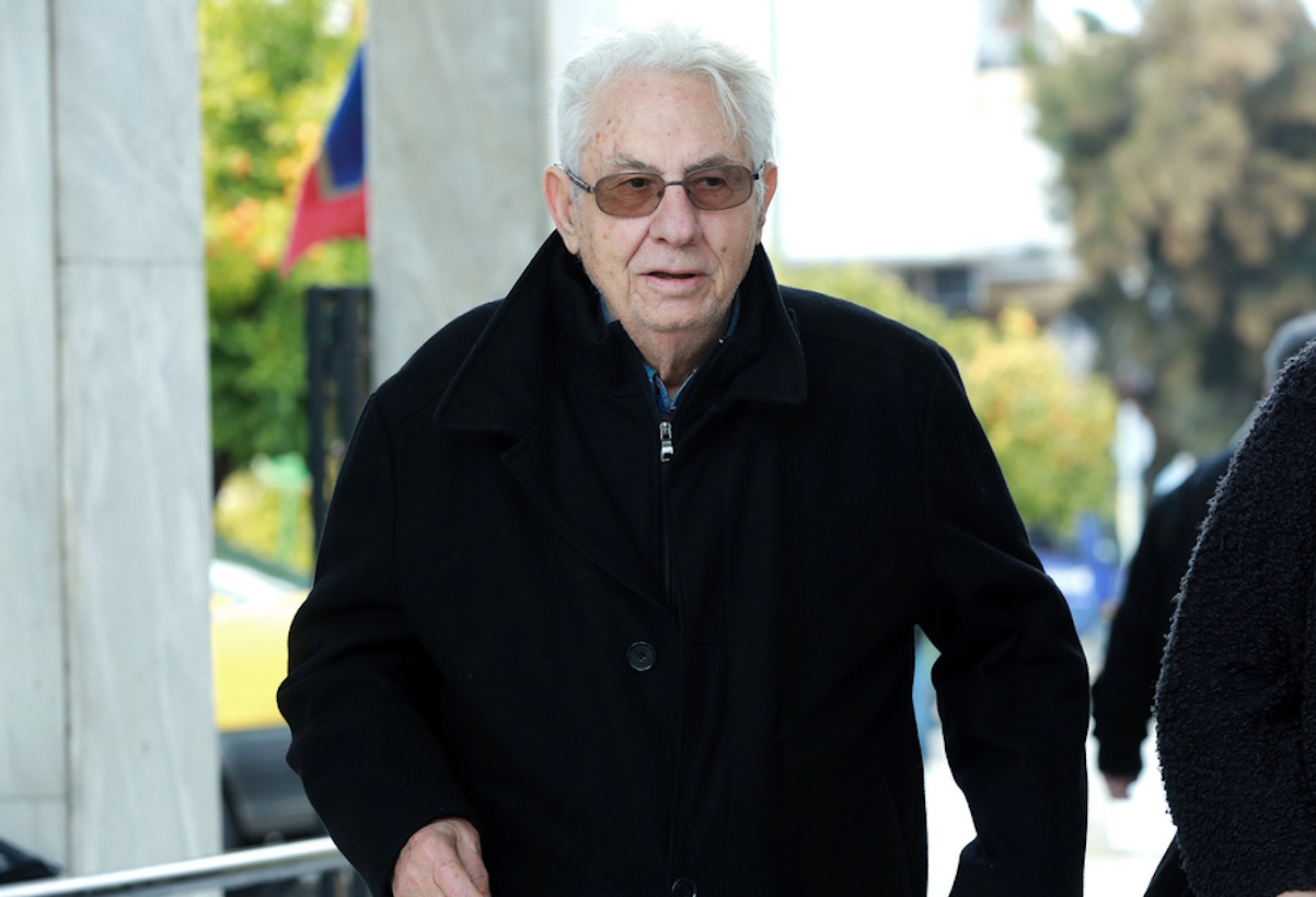 Ο ηθοποιός Γιώργος Μιχαλακόπουλος παρίσταται στην κηδεία του διακεκριμένου θεατρικού δημιουργού, δασκάλου και ακαδημαϊκού Σπύρου Ευαγγελάτου στο Α’ Νεκροταφείο Αθηνών, την Πέμπτη 26 Ιανουαρίου 2017. ΑΠΕ-ΜΠΕ