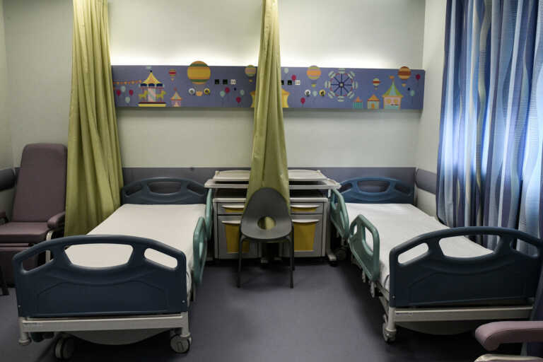 Μεγάλη πίεση στα παιδιατρικά νοσοκομεία – Αναμένεται νέα έξαρση ιώσεων μετά τις γιορτές λέει ο Νίκος Τζανάκης