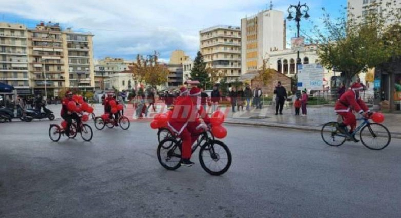 Δεκάδες Άγιοι Βασίληδες βγήκαν με τα ποδήλατά τους στην Πάτρα