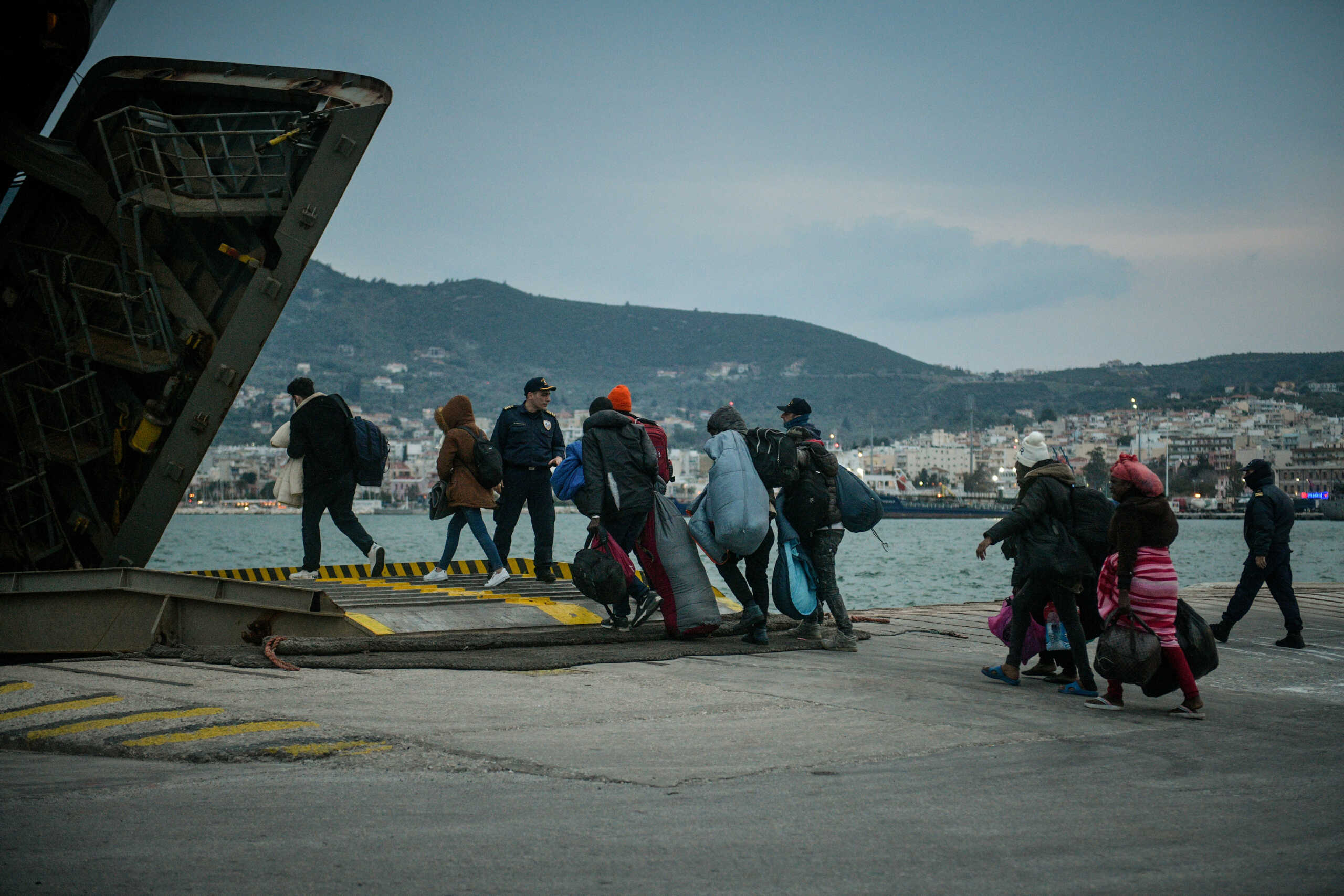 Ρόδος: Επιβατηγό πλοίο προσέκρουσε στον προβλήτα του λιμανιού – Ταλαιπωρία για τους 41 επιβάτες