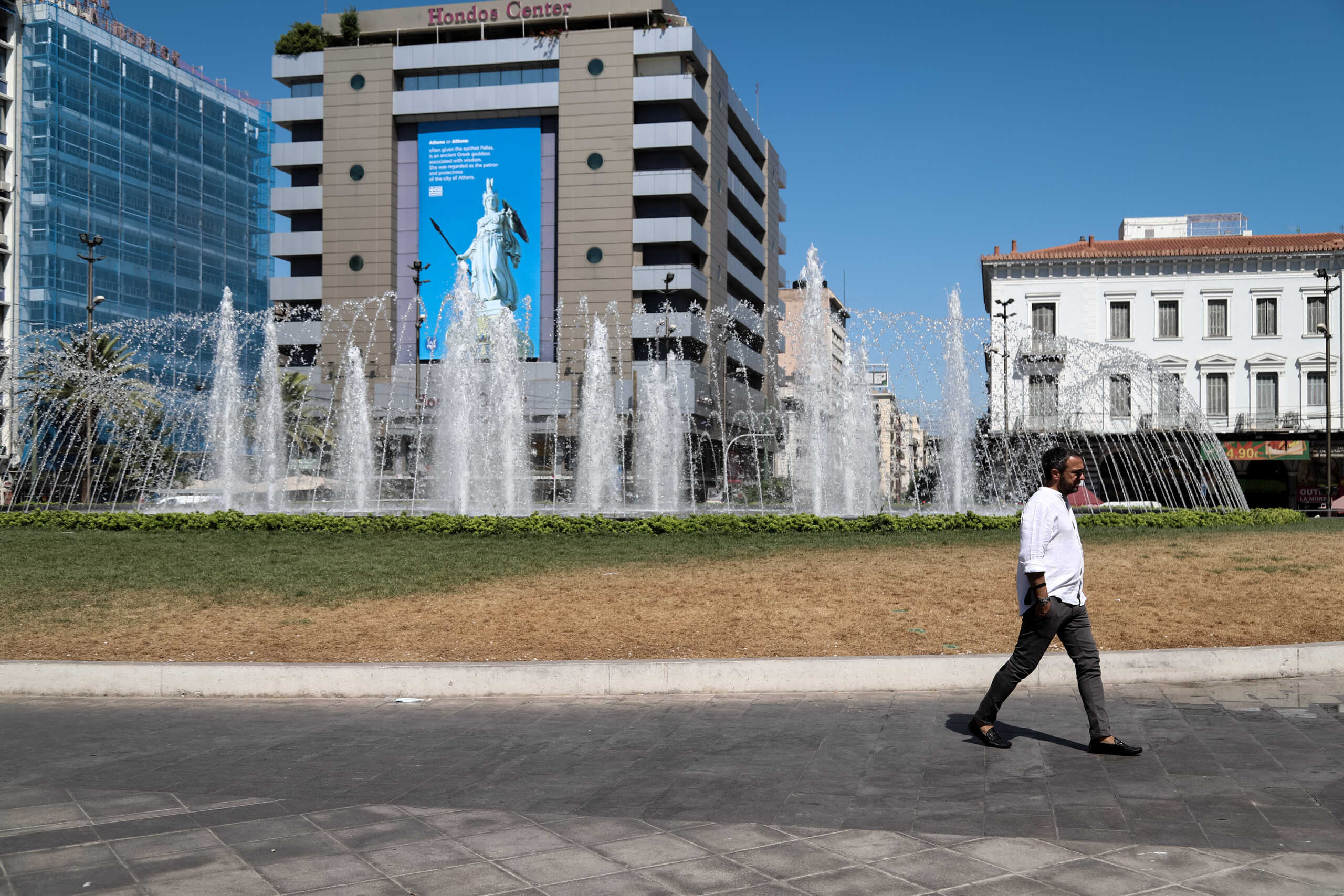 Μπαράζ ξενοδοχειακών και εμπορικών επενδύσεων αλλάζουν την Ομόνοια