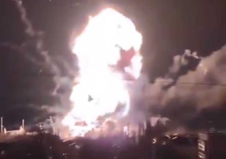 Η στιγμή που ουκρανικός πύραυλος βυθίζει το ρωσικό πλοίο Novotcherkassk - Συγκλονιστικά πλάνα από την τεράστια έκρηξη