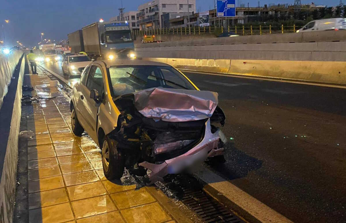 Θεσσαλονίκη: Τροχαίο στον περιφερειακό – Αυτοκίνητο μπήκε στο αντίθετο ρεύμα και συγκρούστηκε μετωπικά με άλλο όχημα