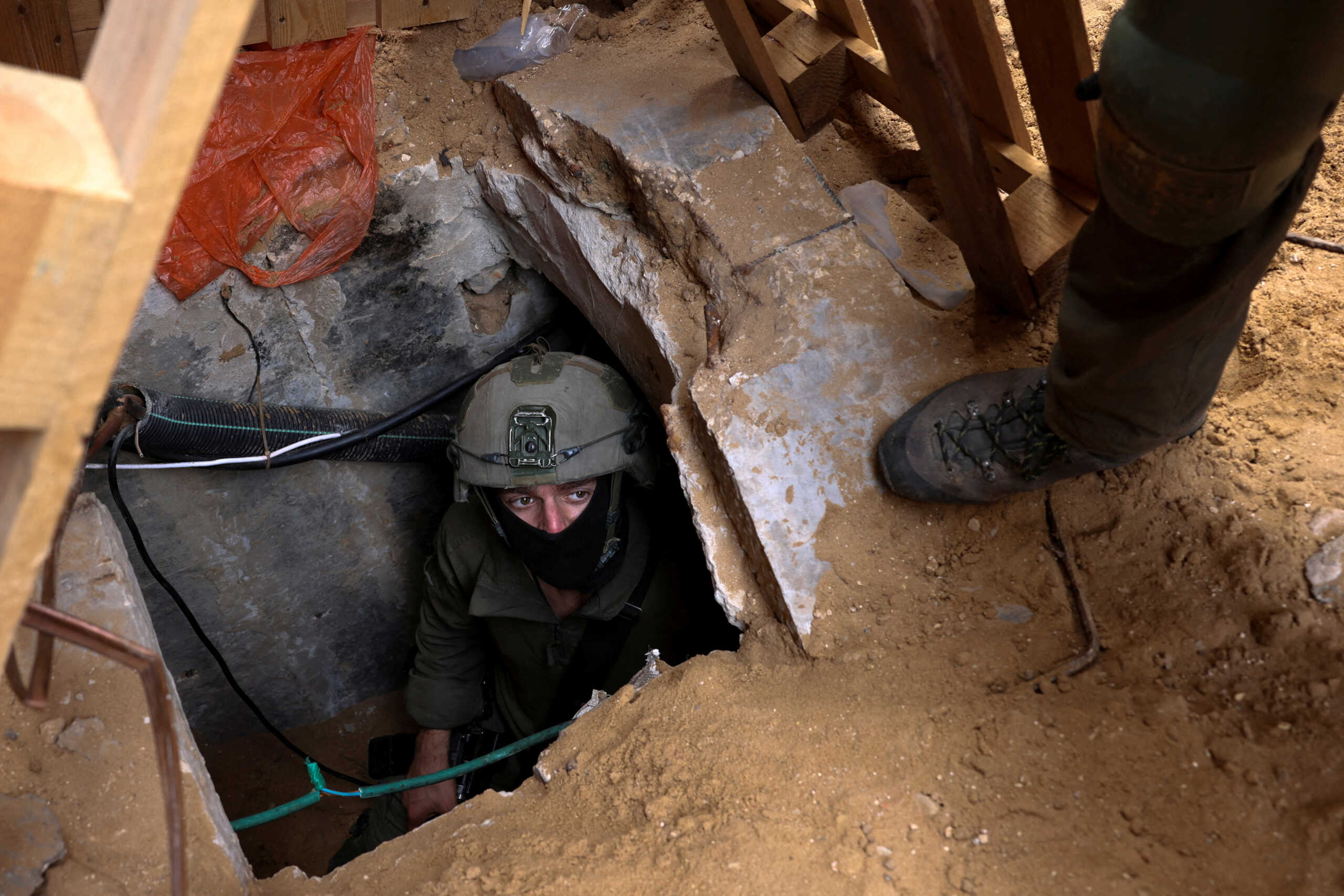 Μέση Ανατολή: Ο στρατός του Ισραήλ έχει «ξετρυπώσει» 800 φρεάτια από σήραγγες της Χαμάς στη Γάζα