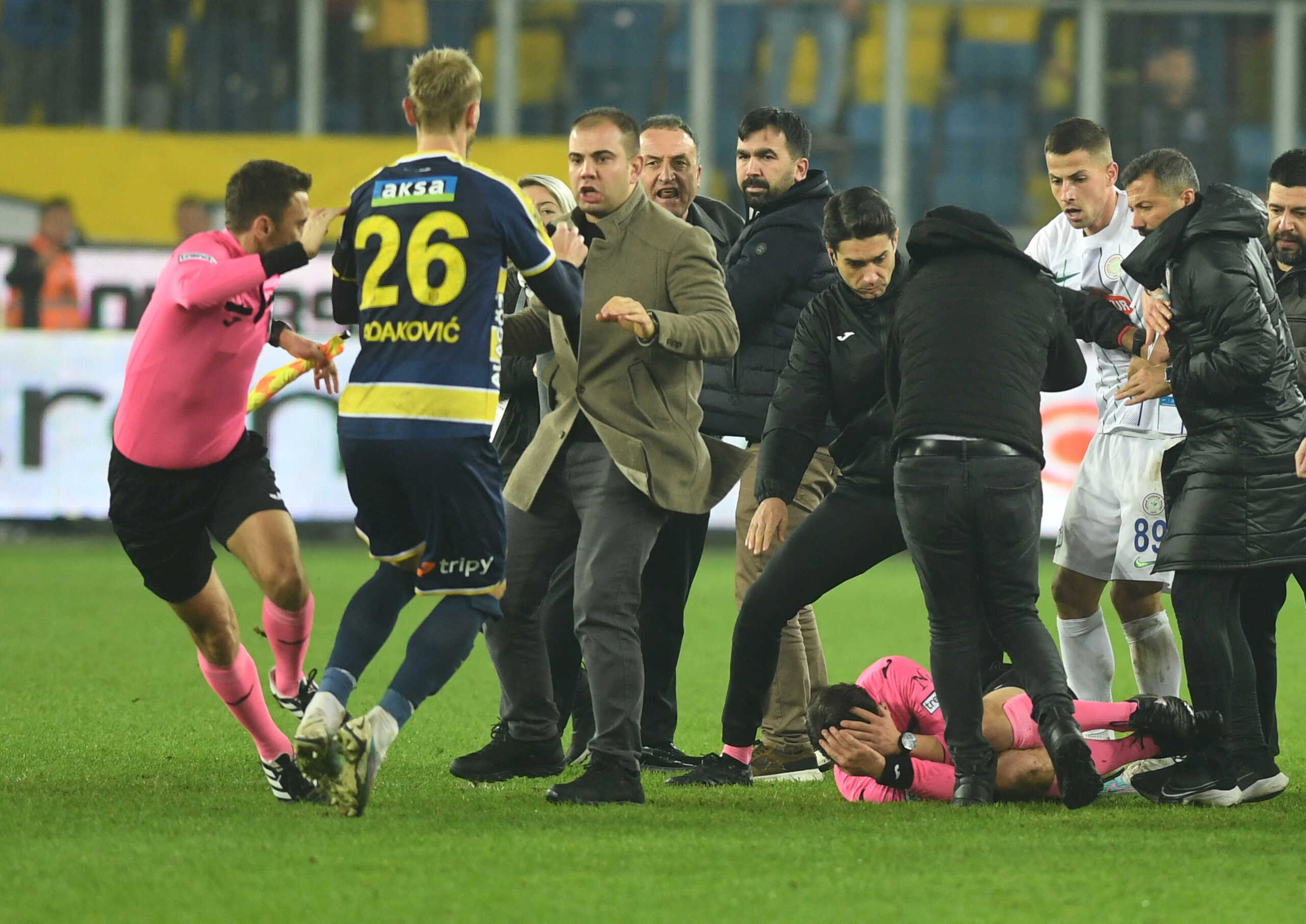 Soccer Football - Super Lig - MKE Ankaragucu v Caykur Rizespor - Eryaman Stadium - Ankara, Turkey - December 11, 2023 Referee Halil Umut Meler lies on the ground at the end the Turkish Super Lig soccer match between MKE Ankaragucu and Caykur Rizespor REUTERS