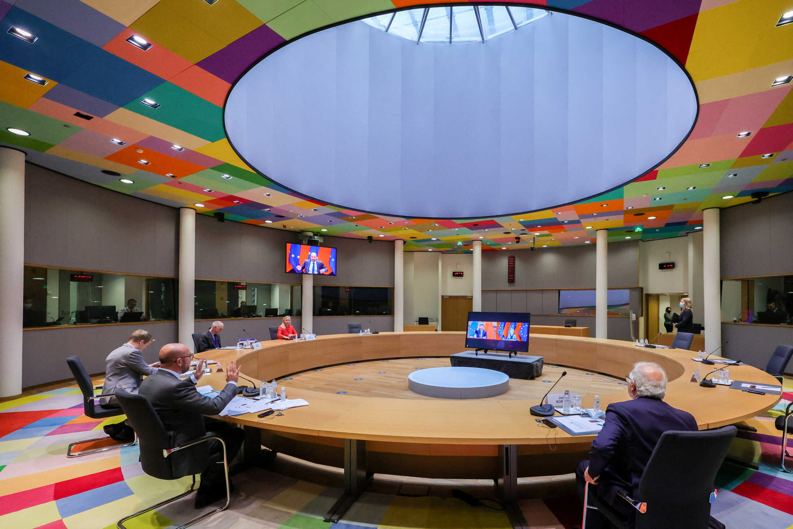 FILE PHOTO: European Council President Charles Michel and European Union foreign policy chief Josep Borrell speak with European Commission President Ursula von der Leyen and the Chinese President Xi Jinping via video conference during an EU-China summit at the European Council building in Brussels, Belgium April 1, 2022. Olivier Matthys