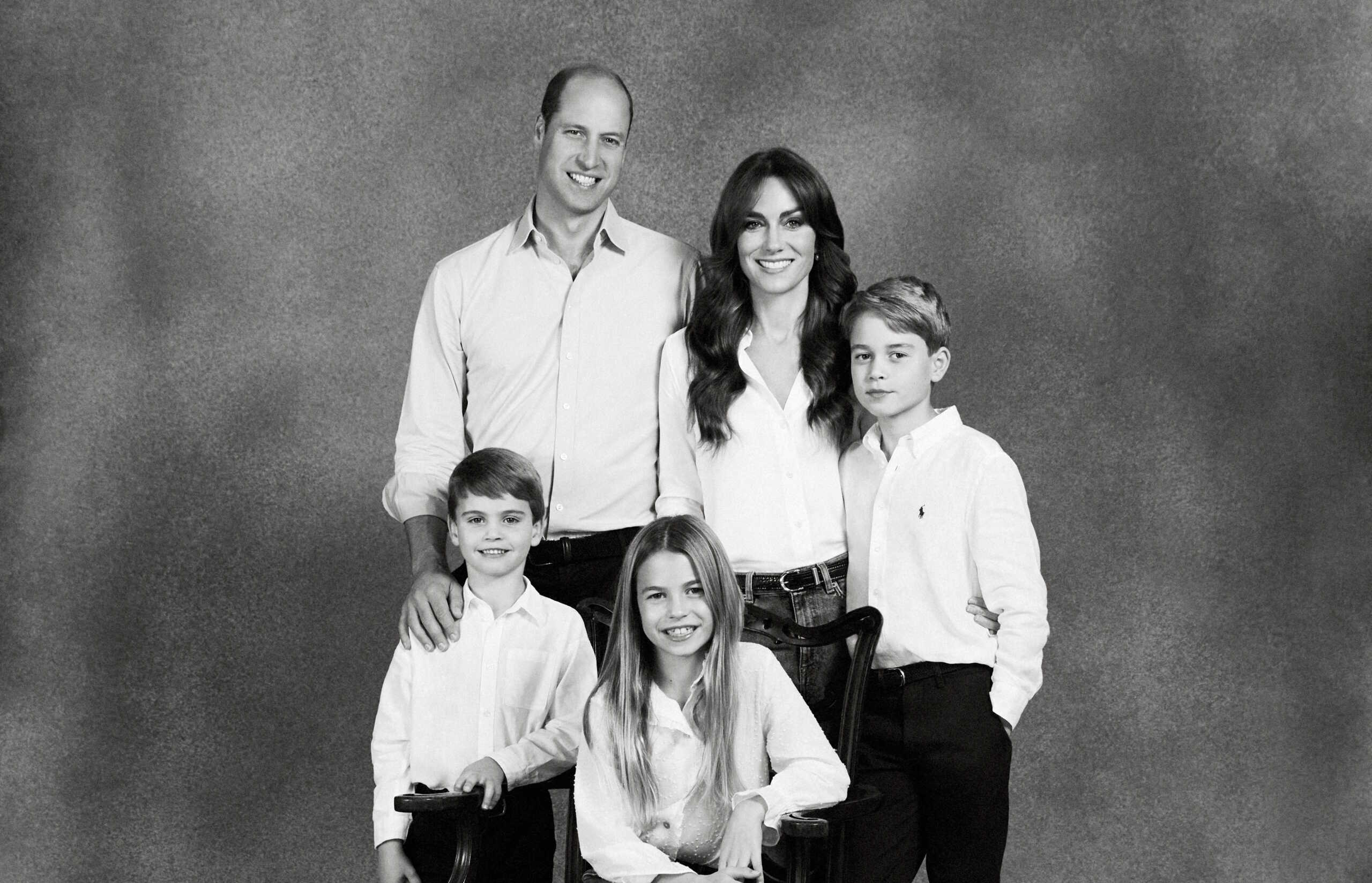 Πρίγκιπας Γουίλιαμ, Κέιτ Μίντλετον και τα παιδιά τους χαλαροί στην χριστουγεννιάτικη κάρτα – «Εστεμμένοι» Κάρολος και Καμίλα